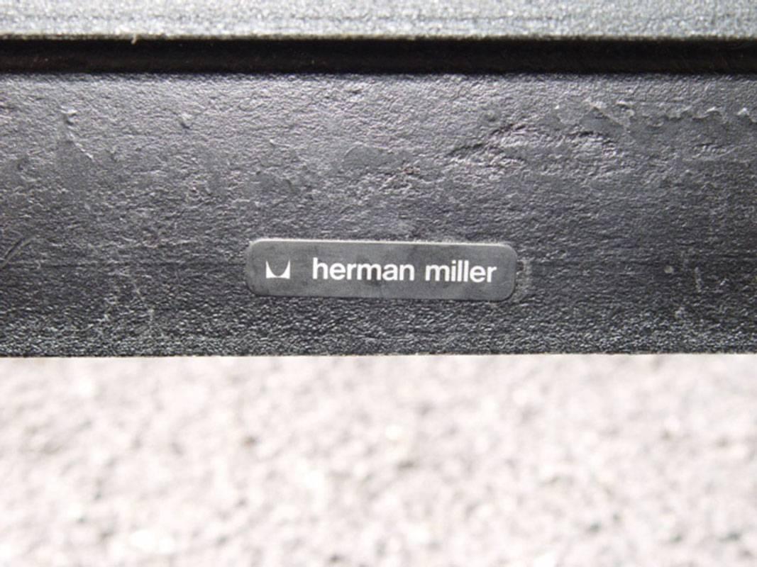 Vintage Herman Miller Eames Tandem Sling Seating im Zustand „Gut“ in Pasadena, TX