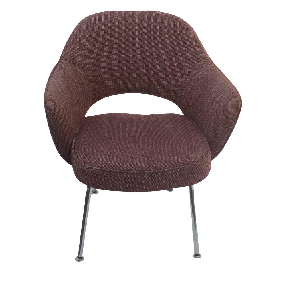   This 1957 award winning design brings style and comfort to any seating arrangement. Bring this brilliant look as an addition to any recreational use or task.