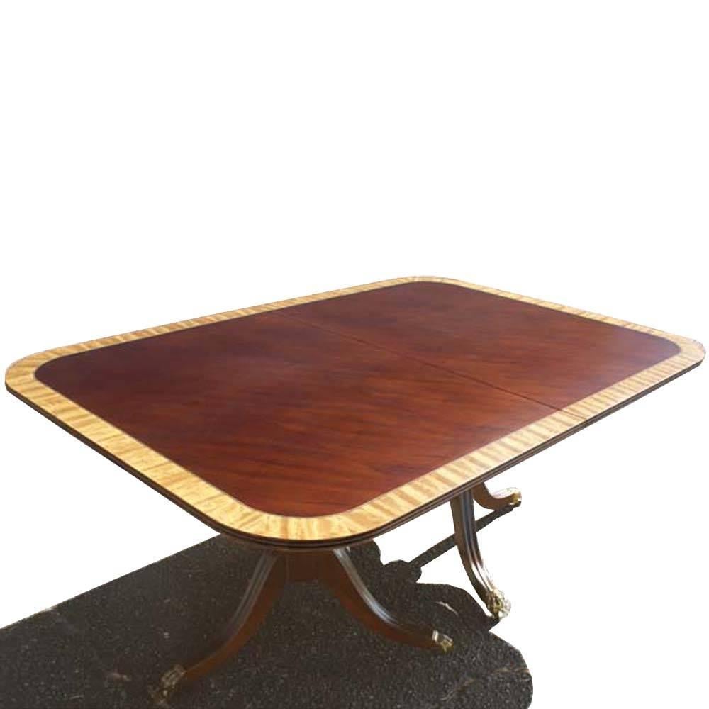 henredon mahogany dining table