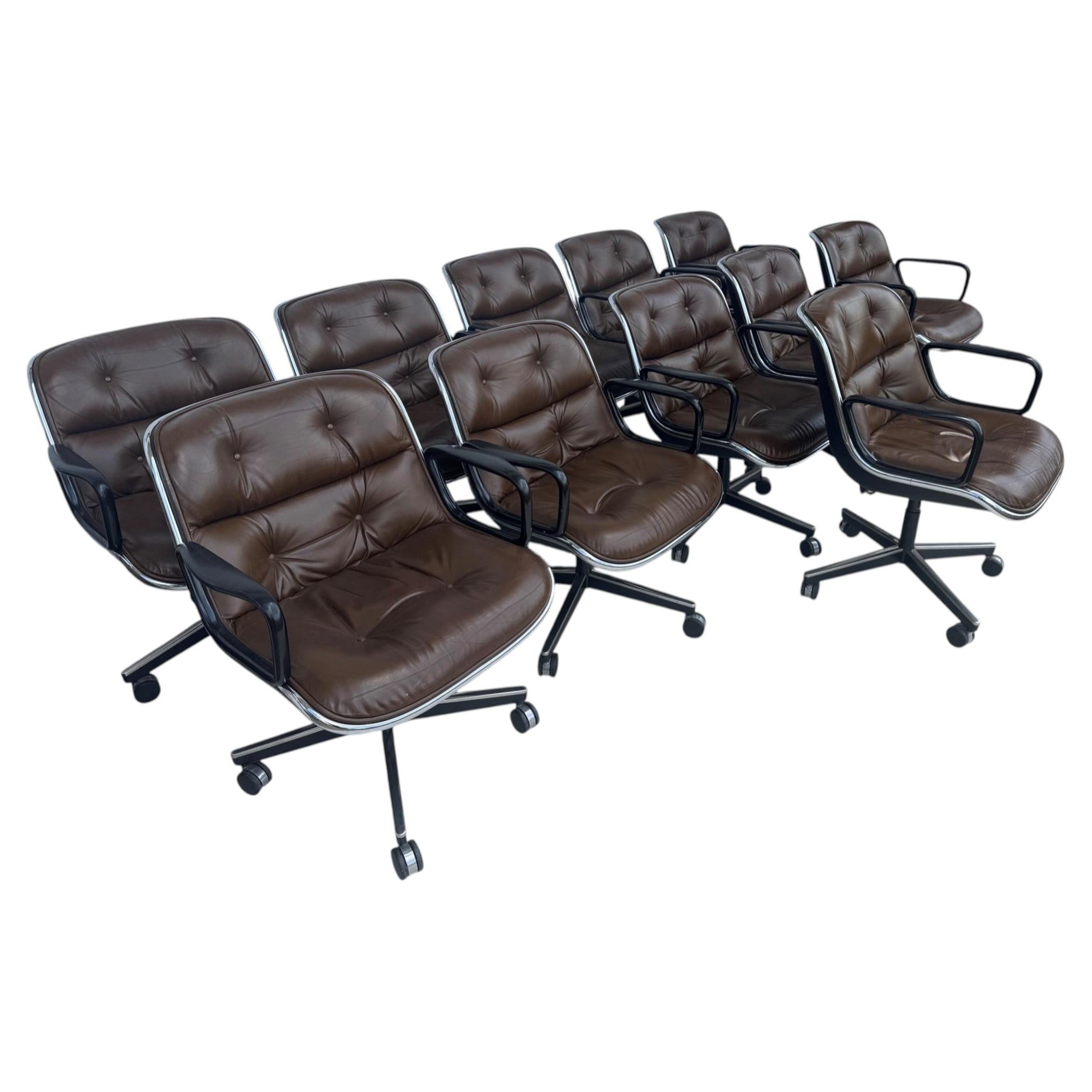 11 fauteuils de direction signés Charles Pollock pour Knoll, en cuir marron en vente