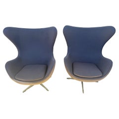 Lot de 2 fauteuils « Egg » d'Arne Jacobsen