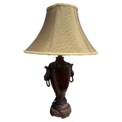 Lampe de table de style urne