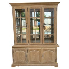 Drexel Chatham Oaks China Hutch.