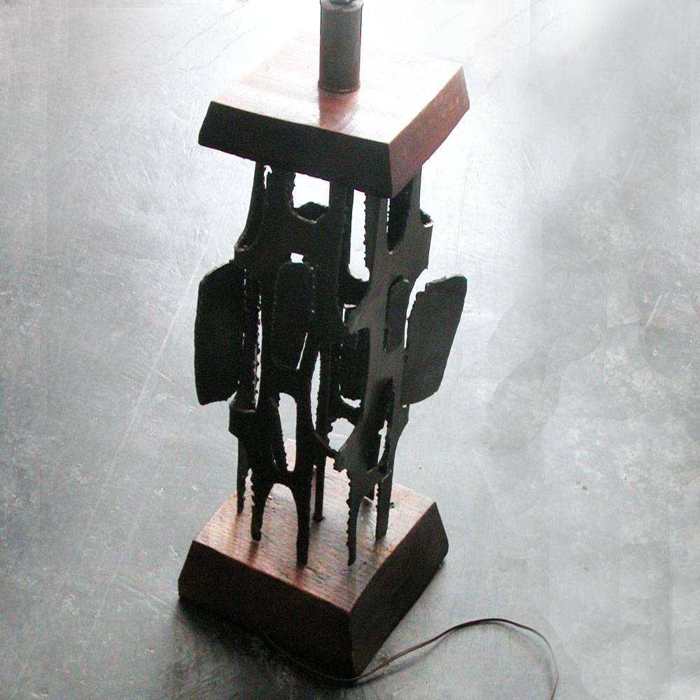Vintage Brutalist Table Lamp in the Style of Paul Evans In Good Condition For Sale In Pasadena, TX