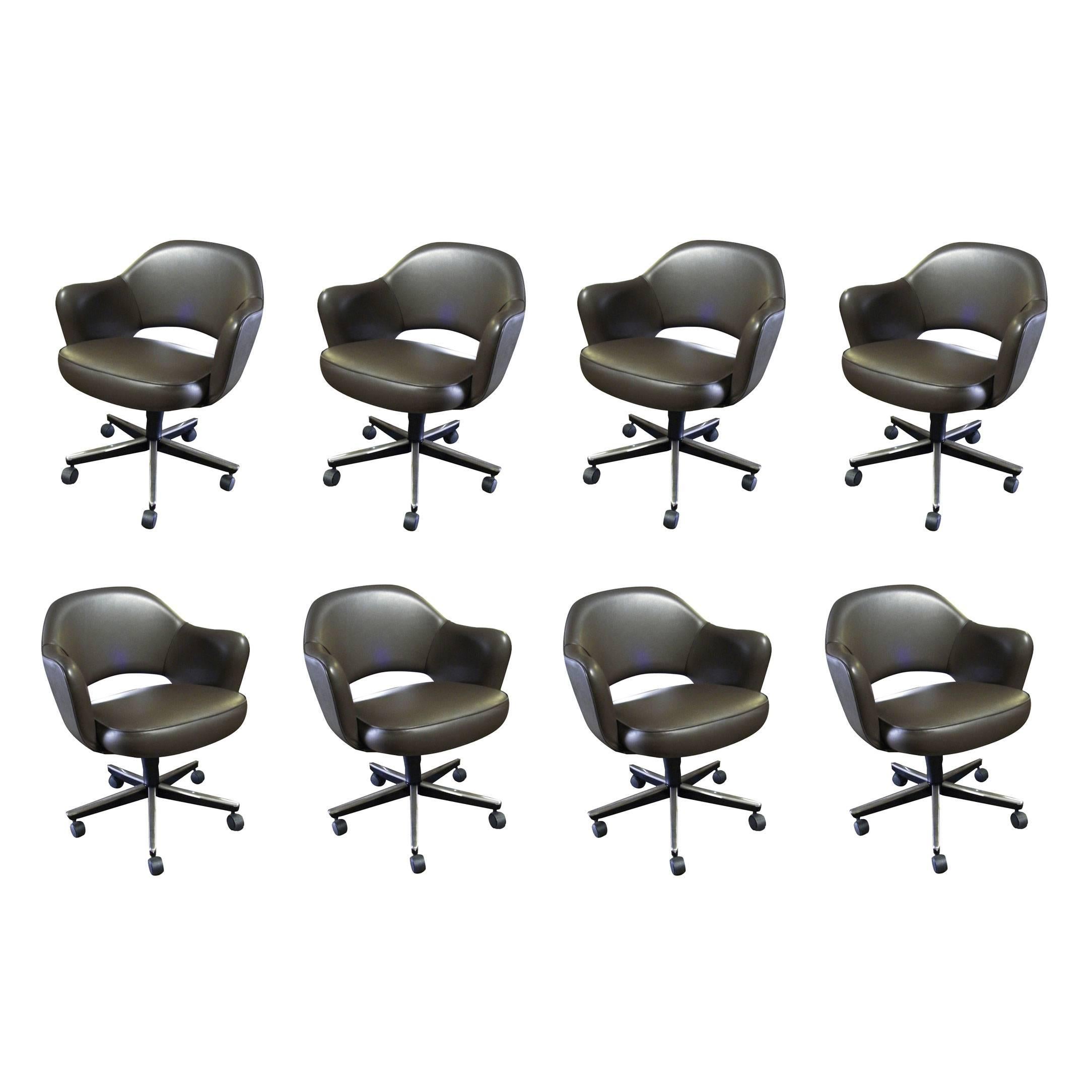 Set of 8 Saarinen Executive Taupe Leather Armchairs 5 Star Base