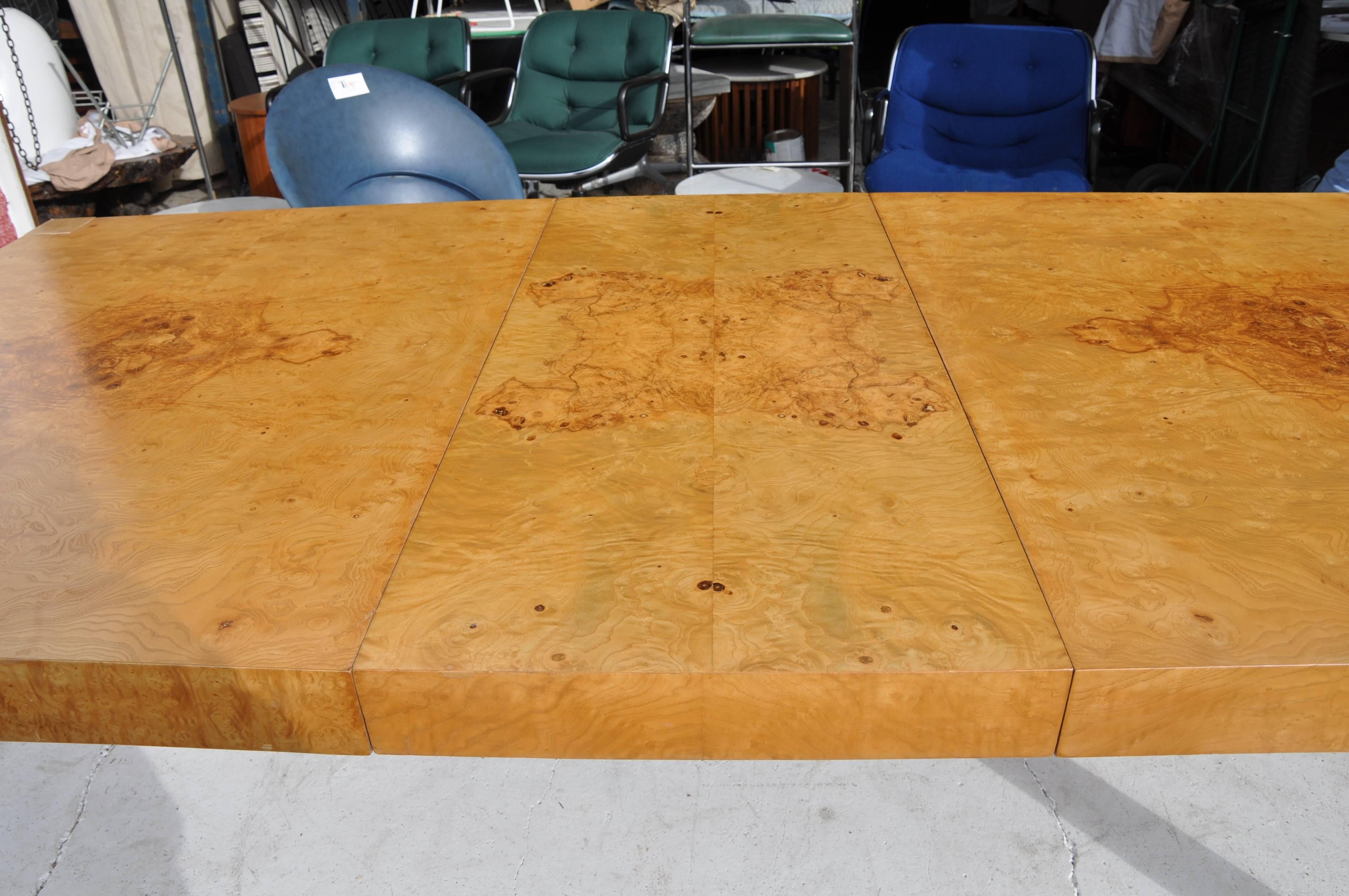 Milo Baughman Style Burled Extension Dining Table In Good Condition In Pasadena, TX