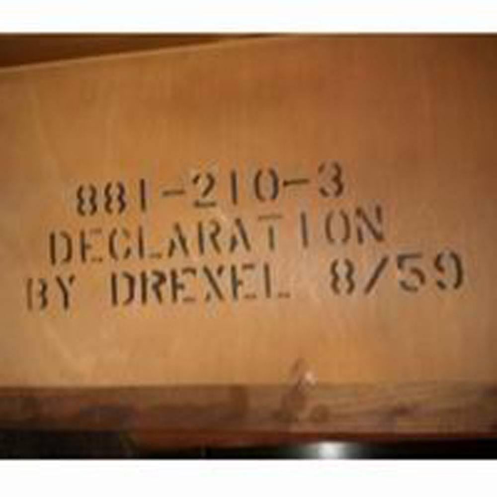Milieu du XXe siècle Table basse longue Kipp Stewart sur panneau par Drexel en vente