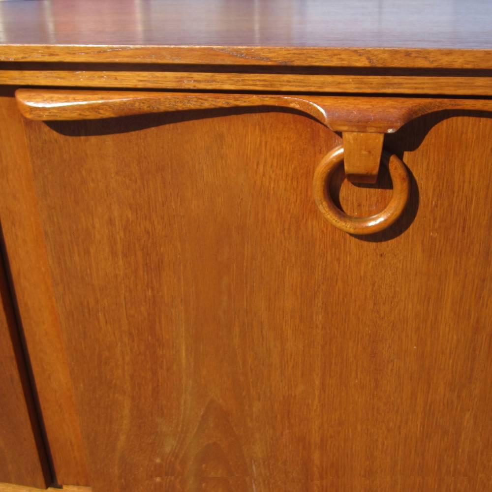 XX secolo Credenza vintage in teak in stile danese in vendita