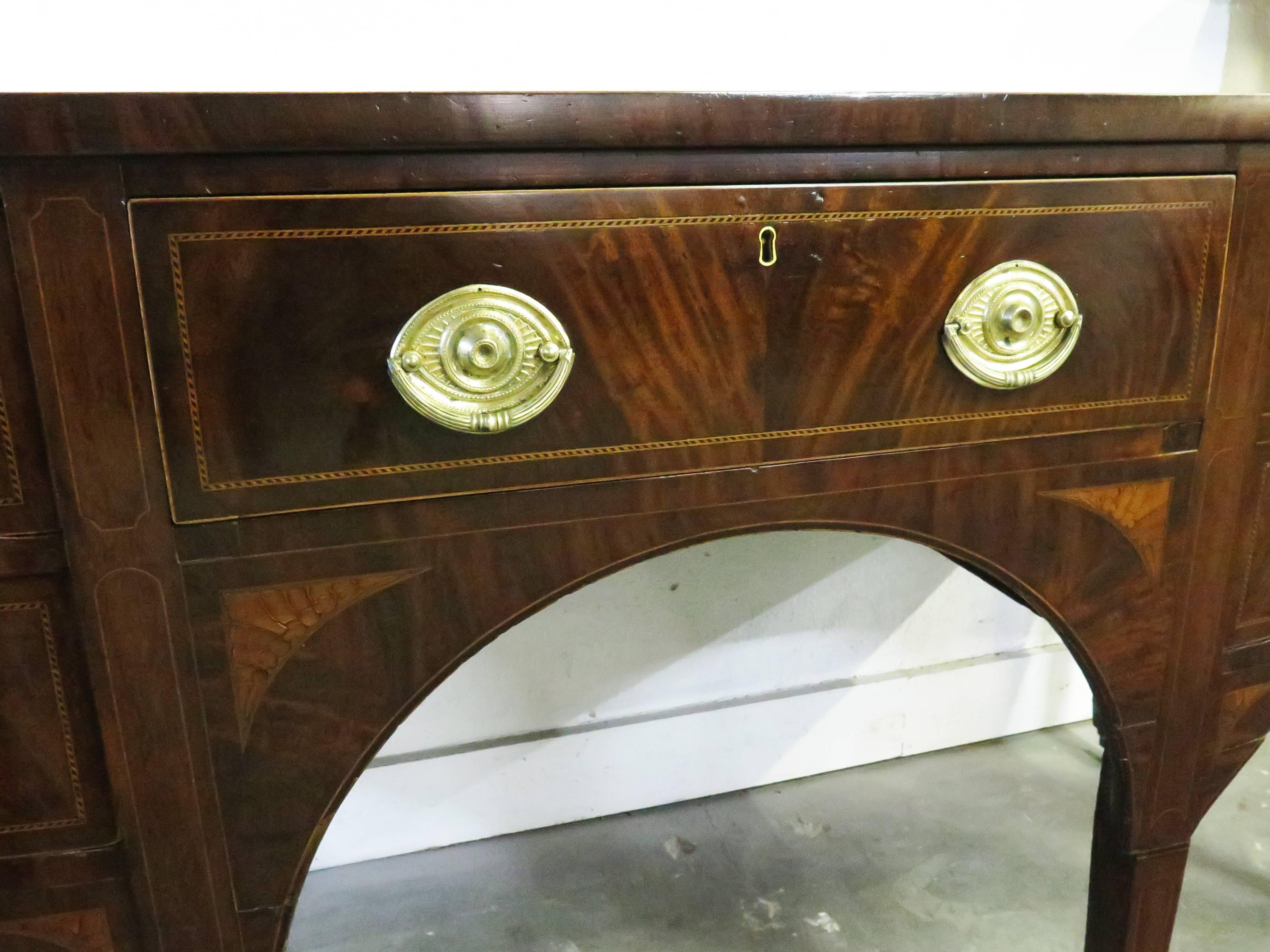 George III Mahogany and Satinwood Banded Sideboard In Excellent Condition In Houston, TX