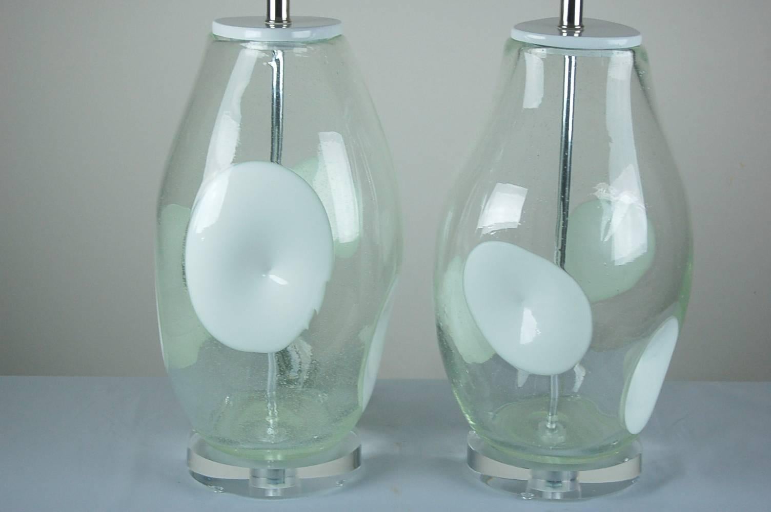 Plated Pair of Vintage Hand Blown Pulegoso Art Glass Lamps For Sale