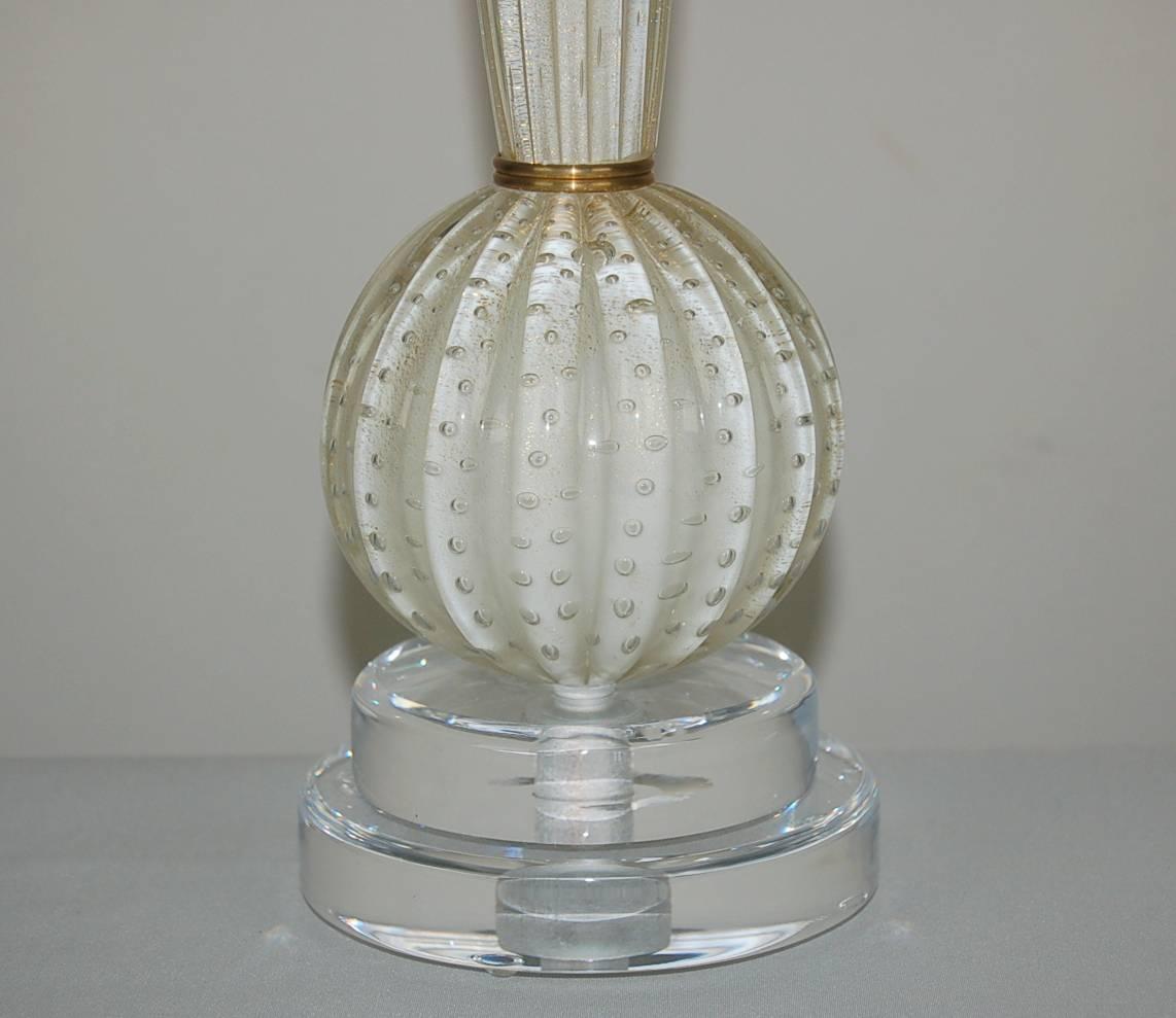 Vintage Murano Table Lamp of White with Bubbles and Gold In Excellent Condition For Sale In Little Rock, AR