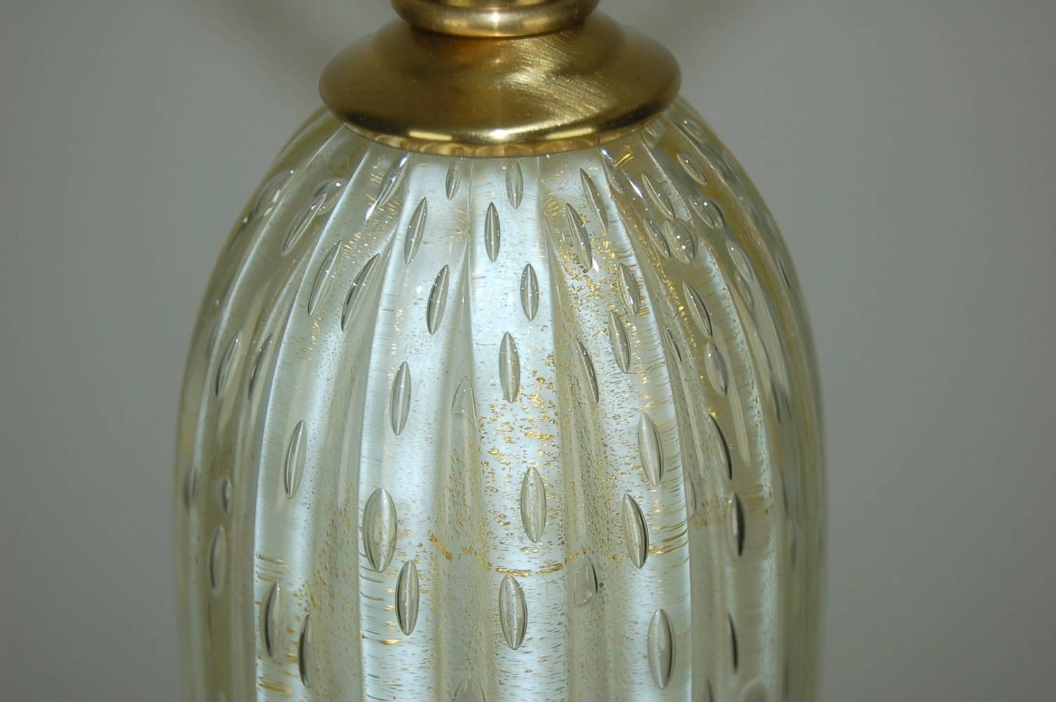 Mid-20th Century Vintage Murano Table Lamp of White with Bubbles and Gold For Sale