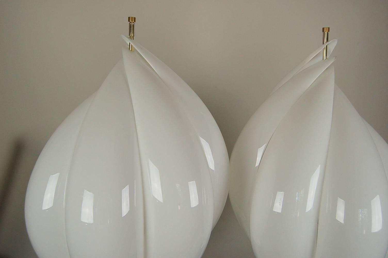 Matched Pair of Acrylic Petal Table Lamps by Rougier, 1970's For Sale 4