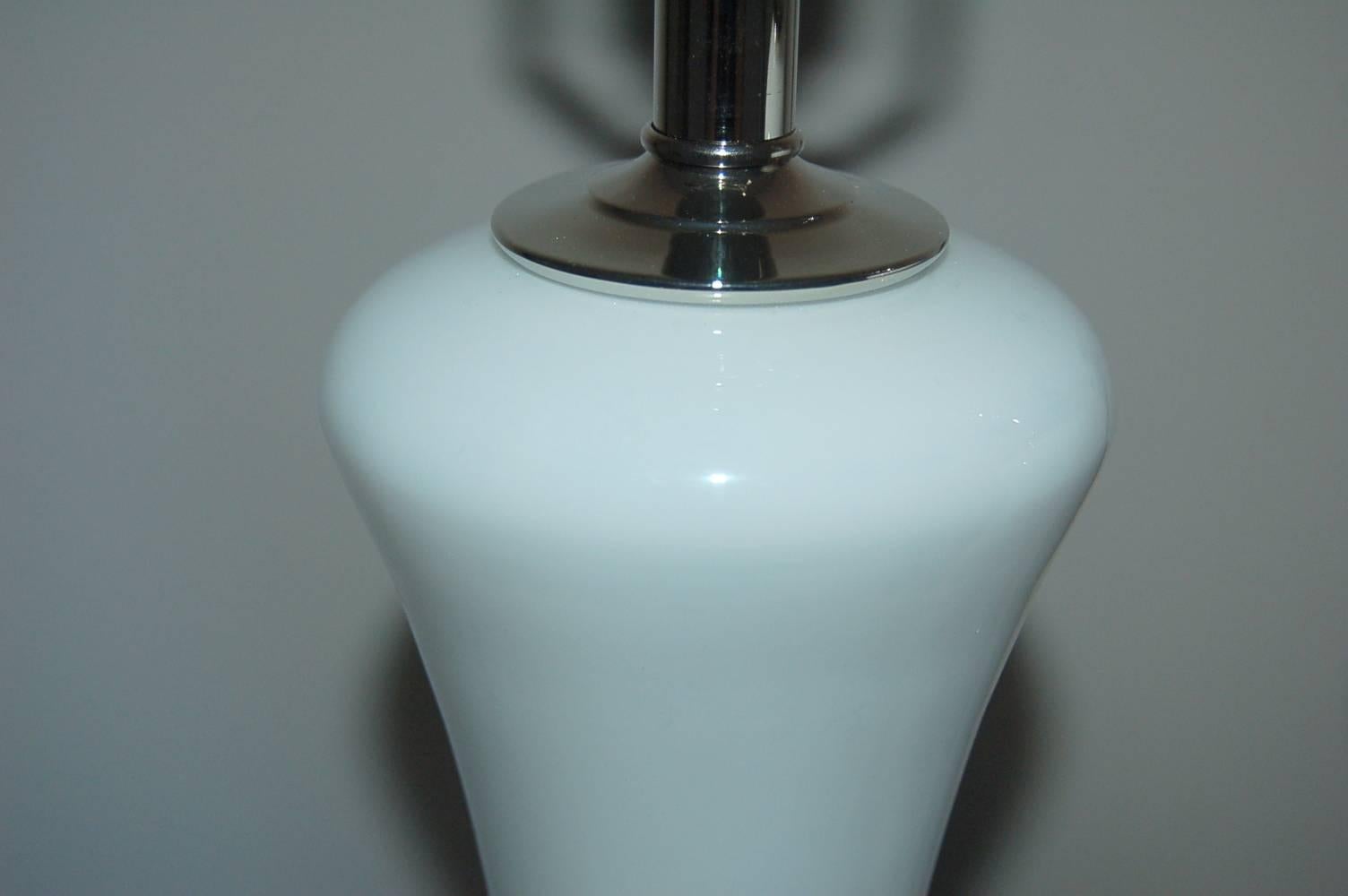 White Murano Vintage Italian Table Lamps  In Excellent Condition For Sale In Little Rock, AR