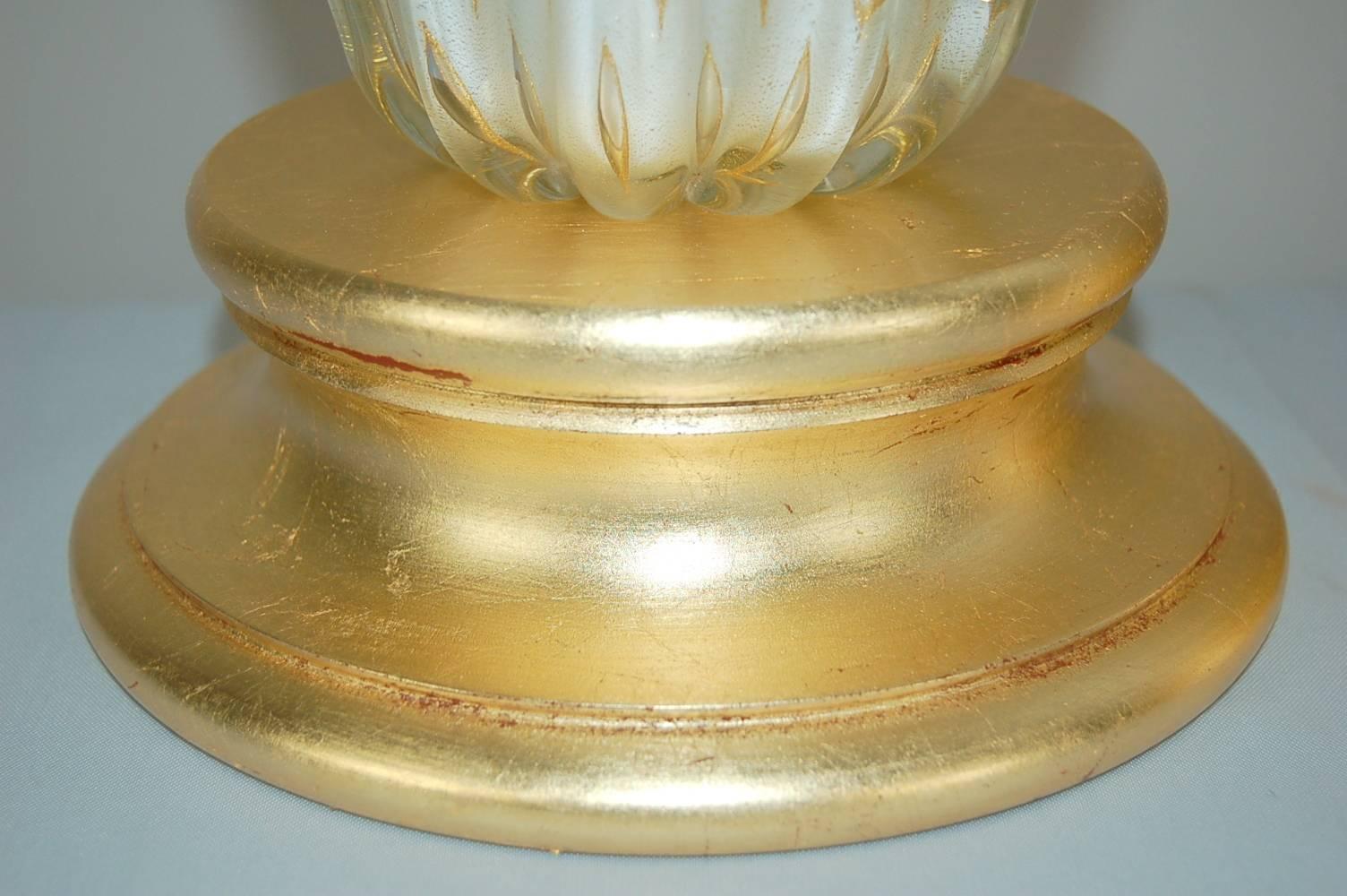White Murano Lamps with Bubbles and Gold In Excellent Condition For Sale In Little Rock, AR