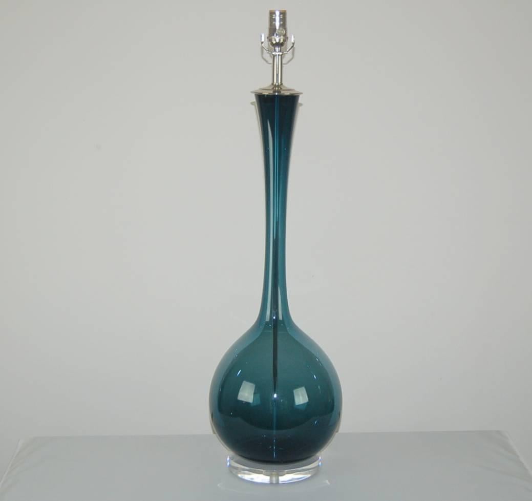 Vintage table lamp of Swedish glass designed by Arthur Percy for Gullaskruf in the mid-1950s, imported and sold by Marbro in the US. This is the tallest version of this glass shape Arthur Percy ever made. The visually breathtaking TEAL BLUE is so