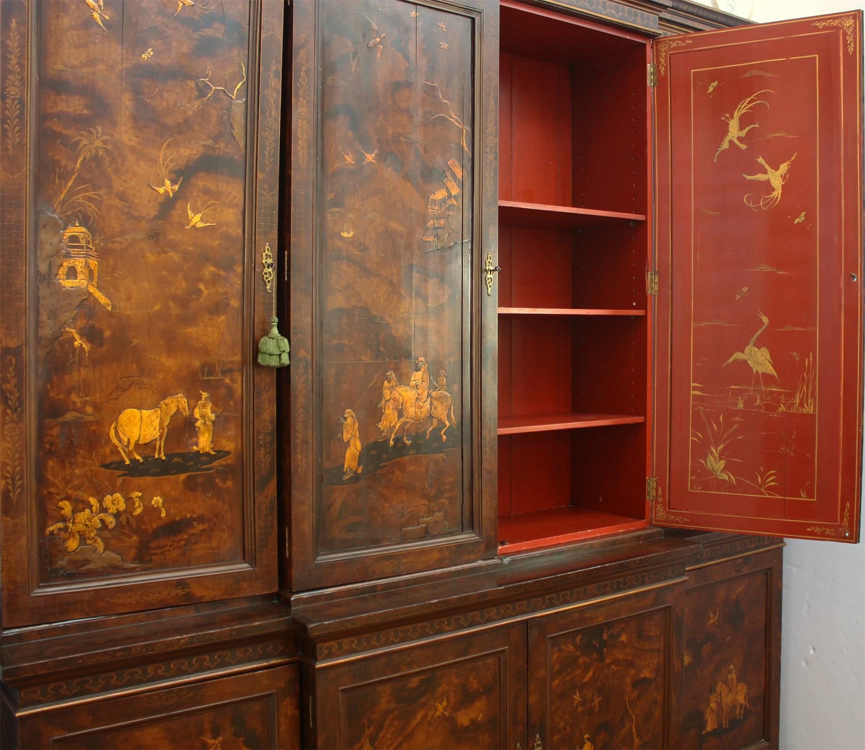 Chinoiserie George III Breakfront Bookcase with Adjustable Shelves In Good Condition In Dallas, TX