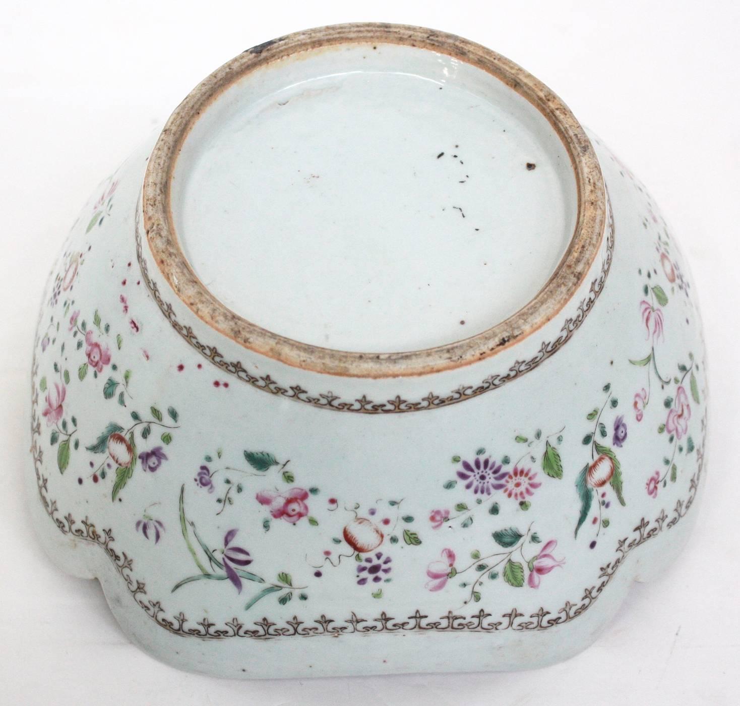 Porcelain Early 19th Century Chinese Export Bowl