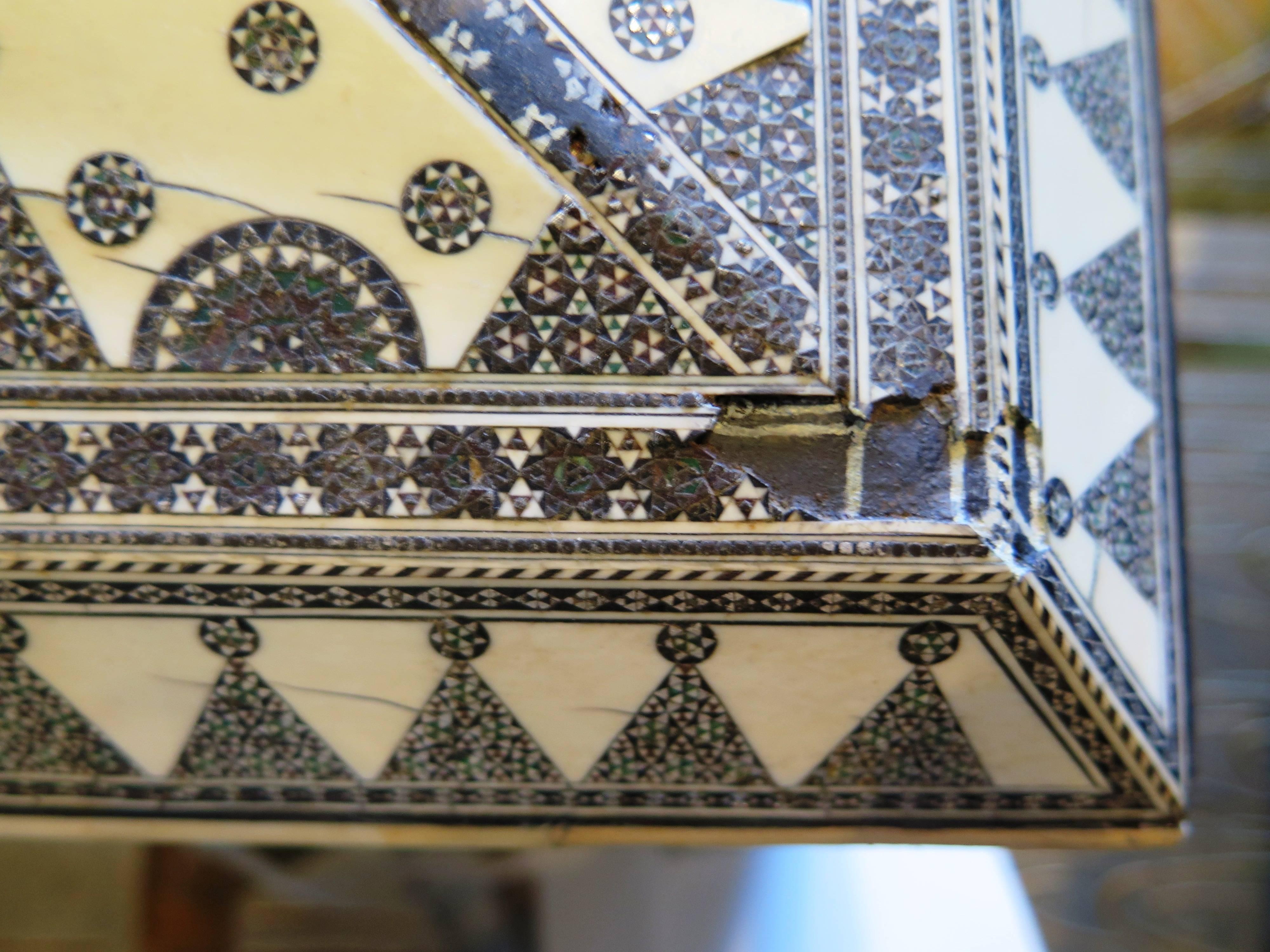 Large Syrian Inlaid Bone and Mother-of-pearl Work Box 2