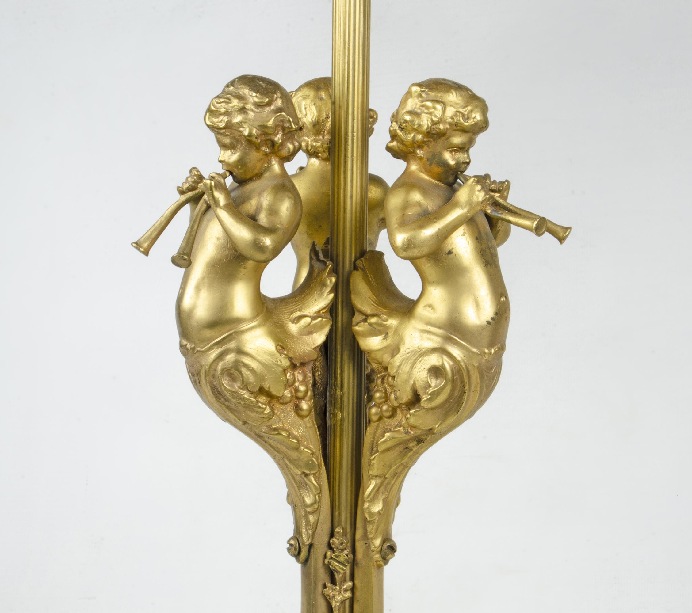 Métal Lampe de table sculpturale en bronze doré et verre de style Louis XVI, France, 19e siècle en vente