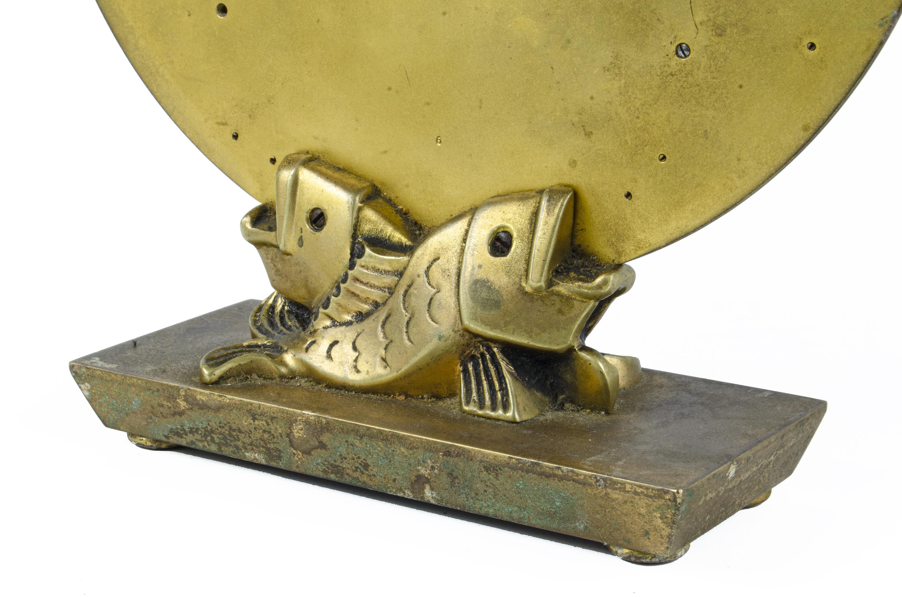 Mid-20th Century Luxor Swiss 8-Day Movement Bronze Table Clock with Marine Motif For Sale 3