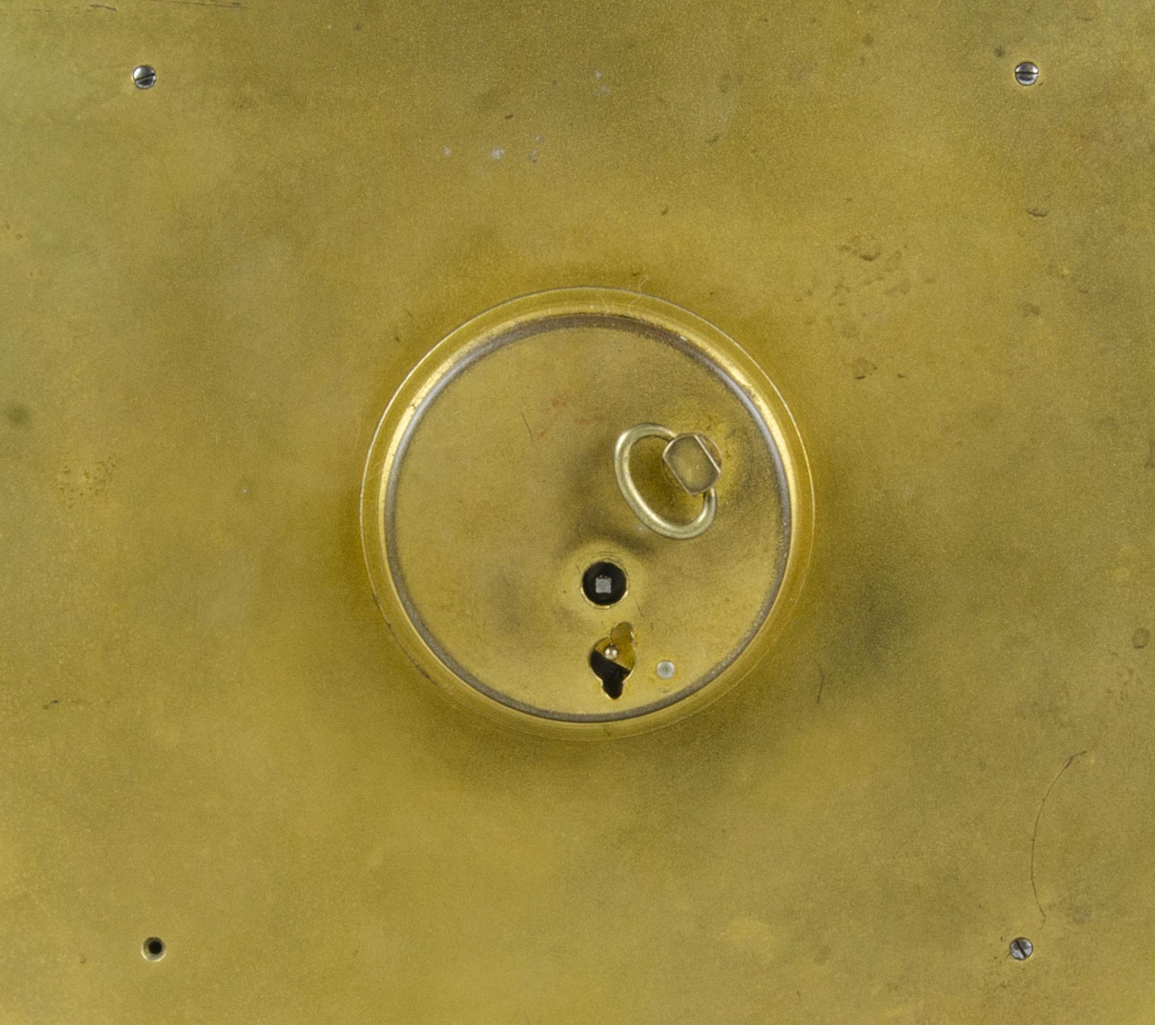 Mid-20th Century Luxor Swiss 8-Day Movement Bronze Table Clock with Marine Motif For Sale 2