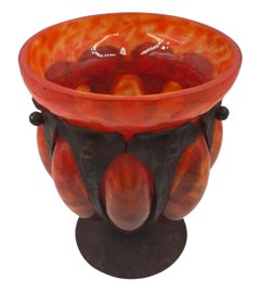 Art-déco-Glasvase aus den 1920er Jahren mit schmiedeeisernem Sockel von C. Schneider, Frankreich