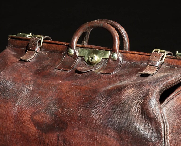 Edwardian 'Gladstone' Bag in Long-Grain Leather at 1stDibs  vintage  leather gladstone bag, gladstone bag vintage, gladstones bag