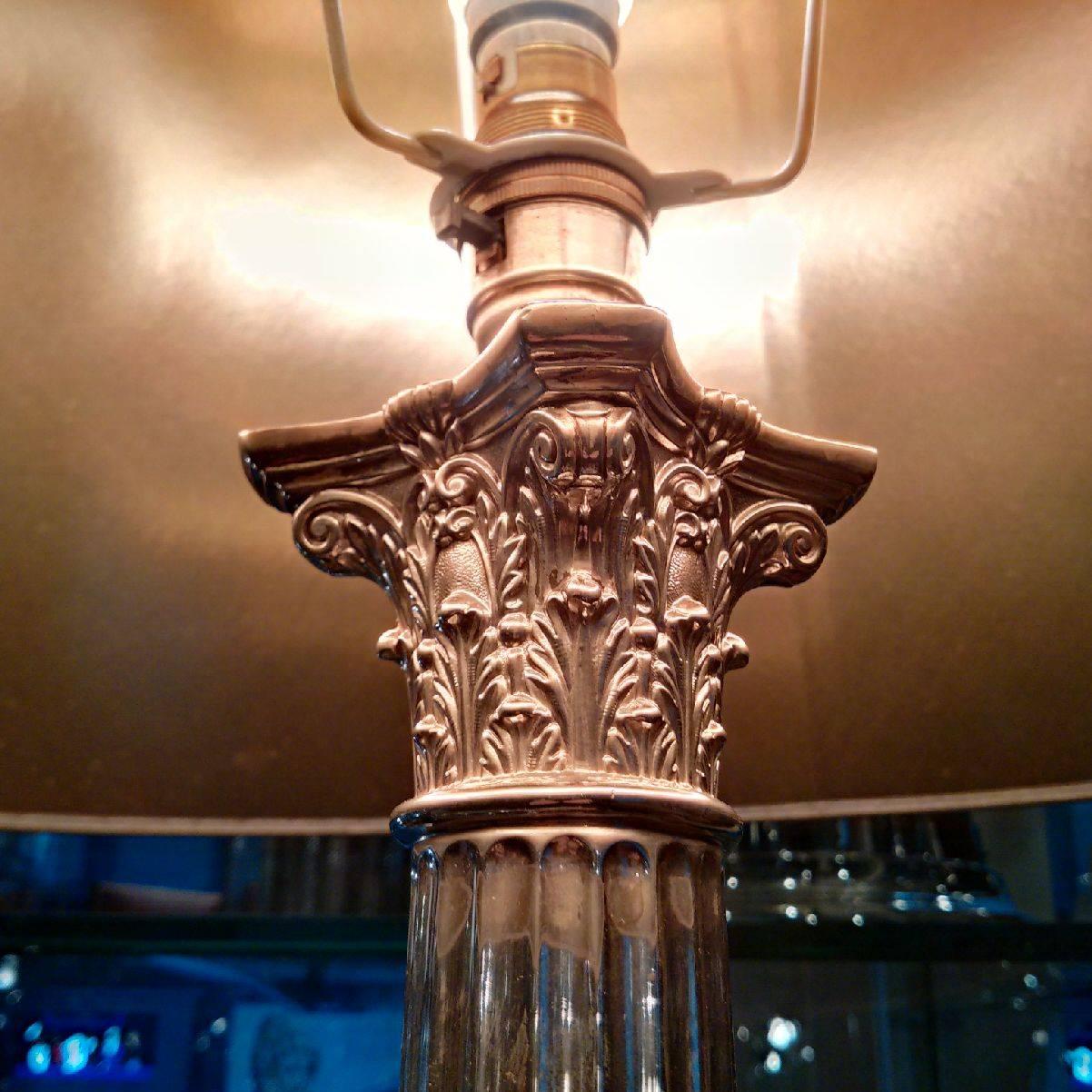 Korinthische Säulen-Tischlampe aus Sterlingsilber (Neoklassisch) im Angebot