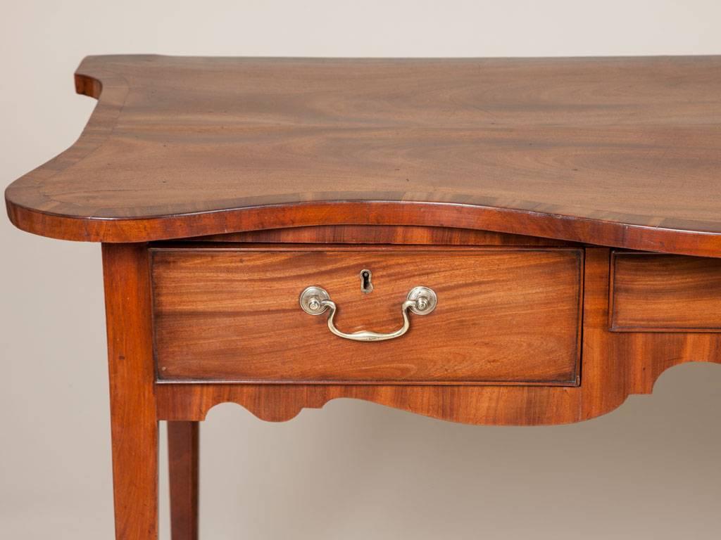 George III Mahogany Serving Table In Good Condition For Sale In London, GB