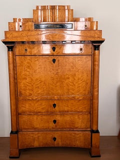 1820s Biedermeier secretaire in Russian birch, with marquetry and fine details