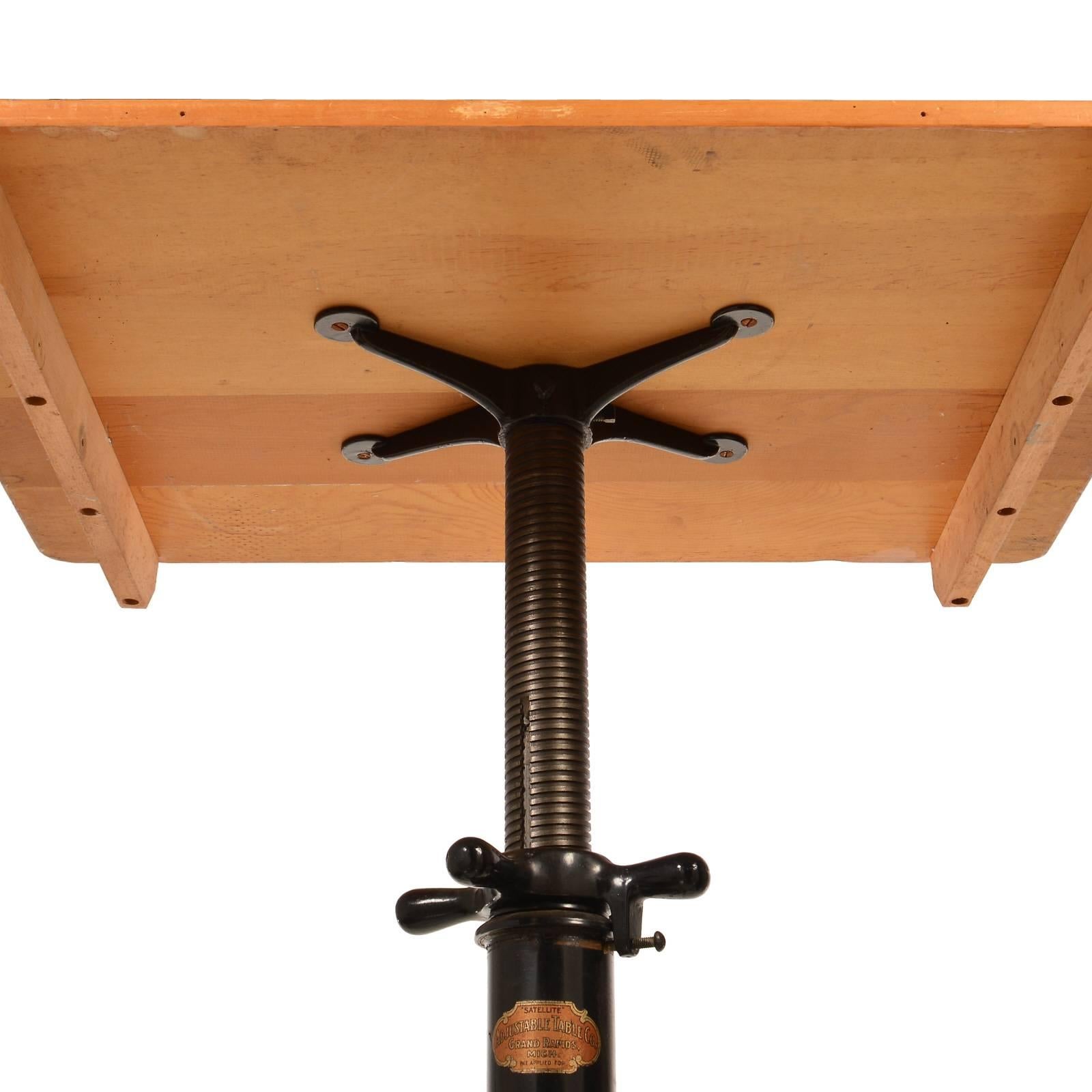 Satellite Industrial Table with Adjustable Screw Base 1