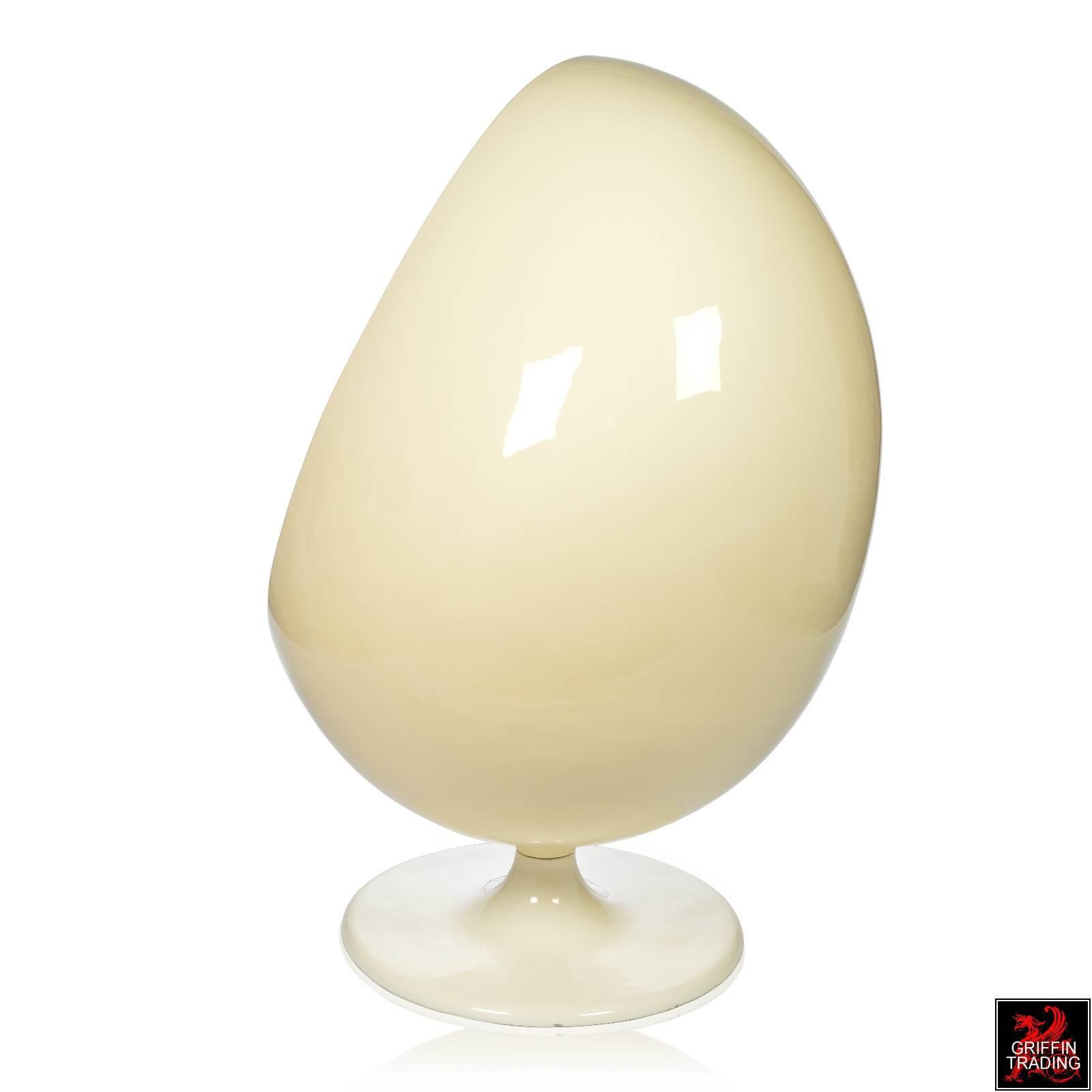 Ère spatiale Chaise Pod classique moderne du milieu du siècle ou chaise Egg en vente