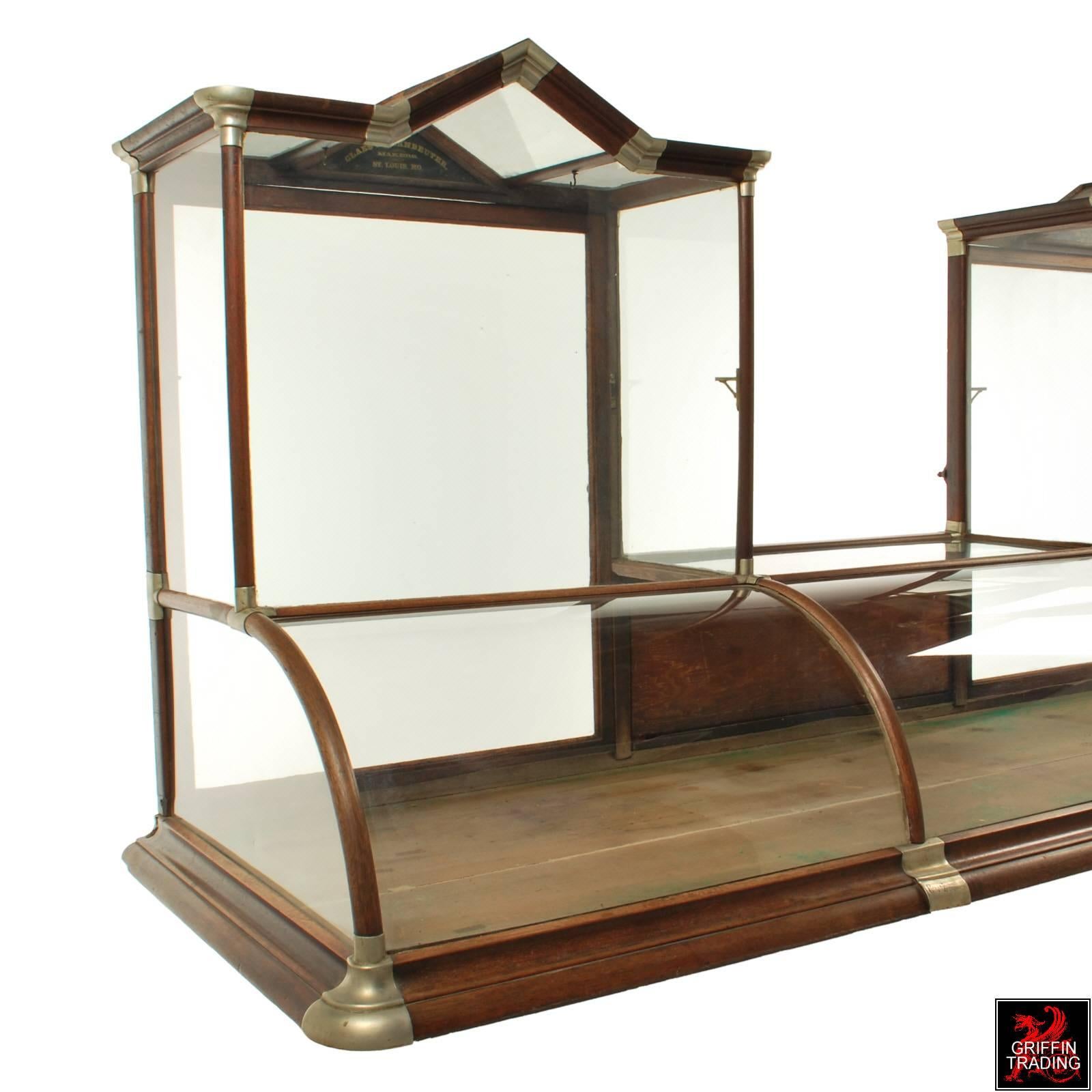 American Antique Curved Glass Counter Top Showcase or Display Cabinet with Gable Top For Sale