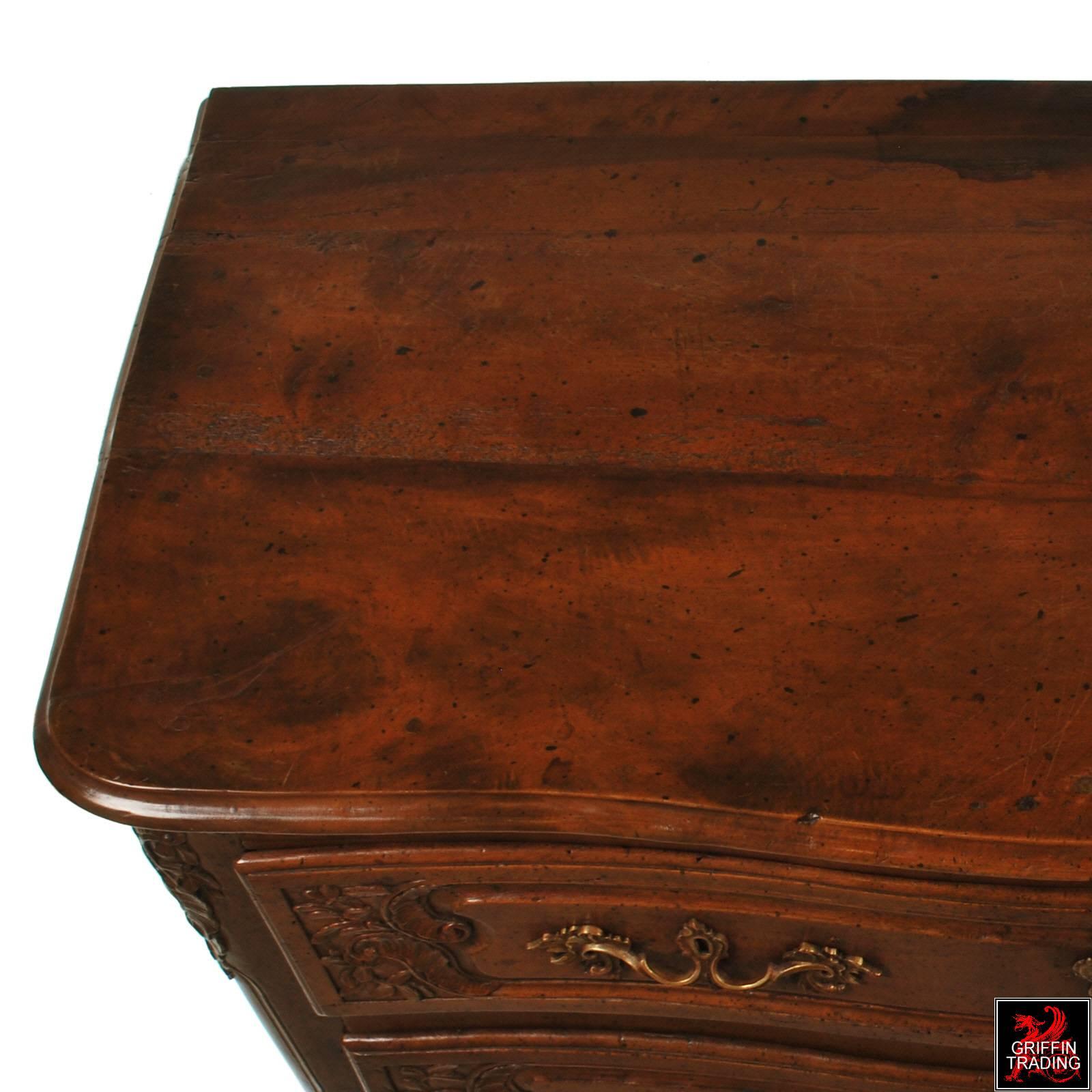 Large 18th Century French Louis XV Period Walnut Commode or Chest of Drawers For Sale 2