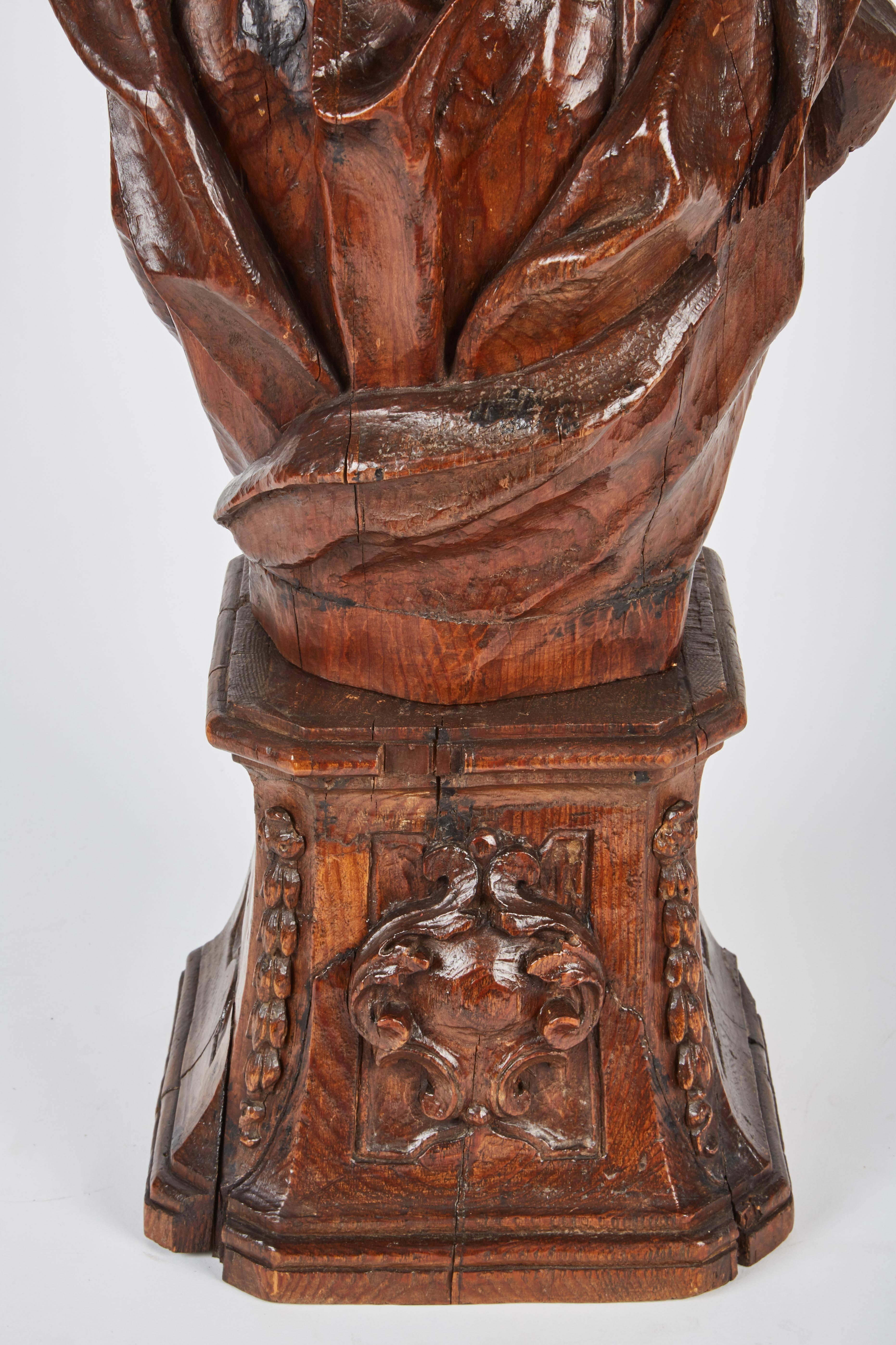 Renaissance Mid 18th Century Wooden Italian Bust