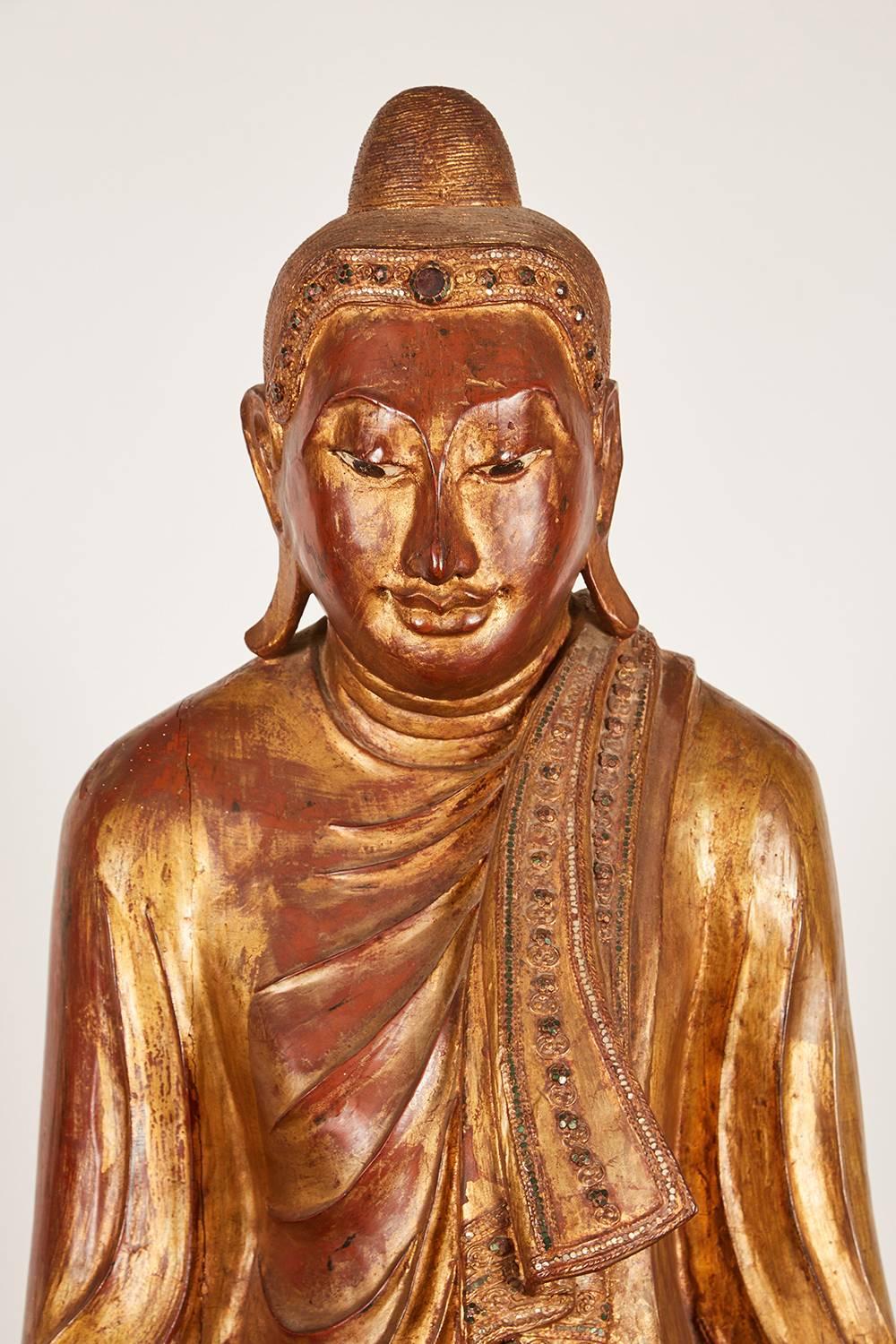 Großer vergoldeter thailändischer stehender Buddha (Sonstiges) im Angebot
