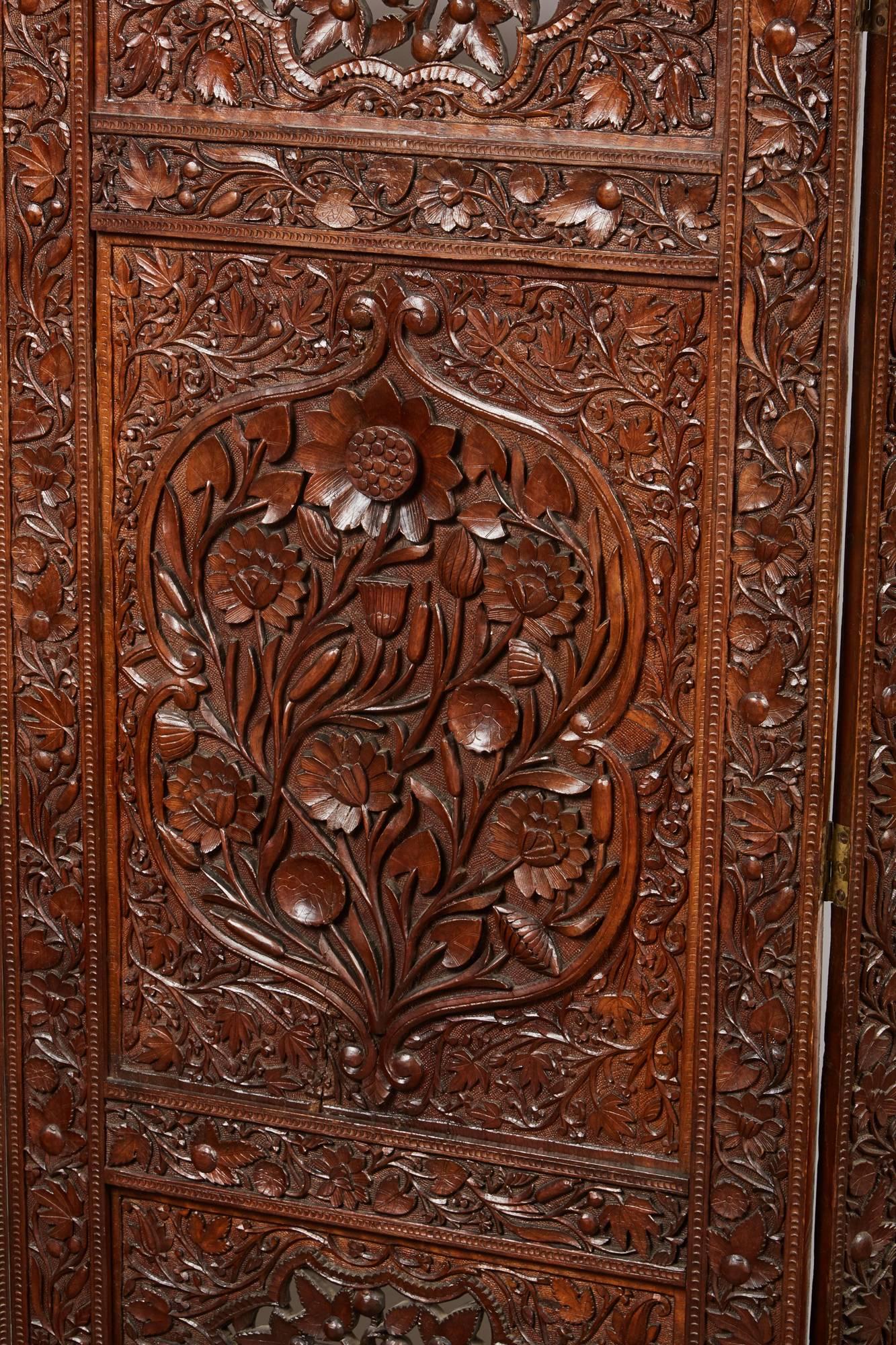 Three-Panel 20th Century Indian Carved Screens In Good Condition In Pasadena, CA