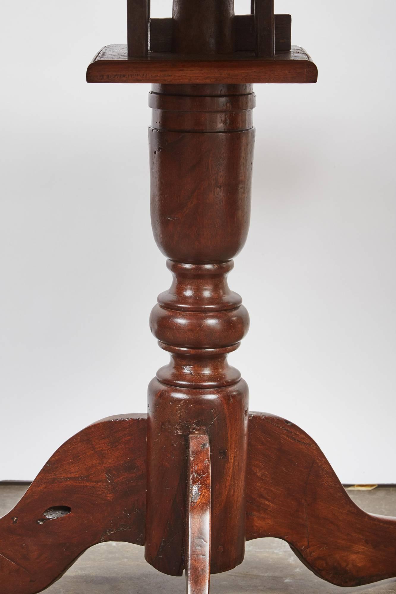 Mid-19th Century Tindalo Wood Square Top Pedestal Table In Good Condition In Pasadena, CA