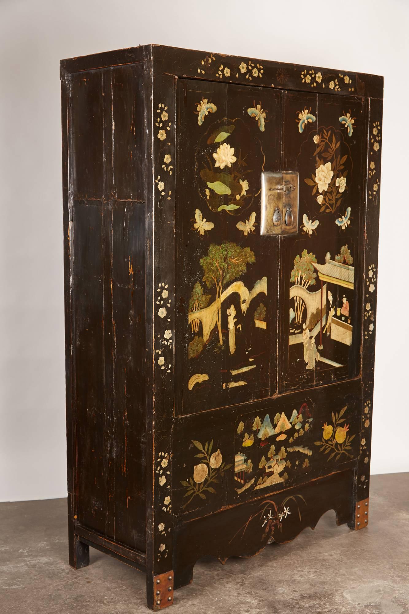 Rare Pair of 18th Century Chinese Qing Black laquered Cabinets In Good Condition In Pasadena, CA