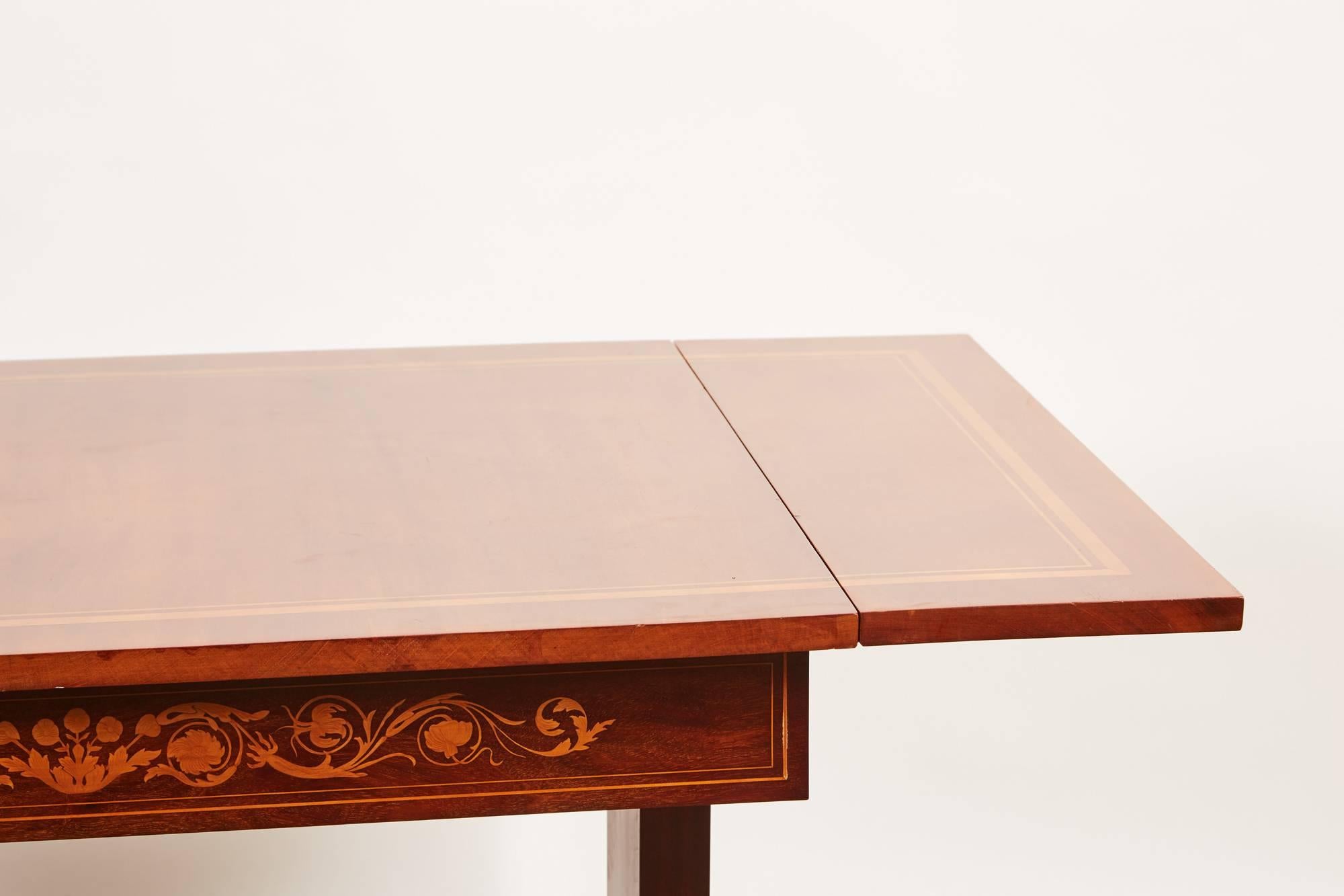19th Century Danish Mahogany Empire Drop-Leaf Table with Intarsia Inlay 1