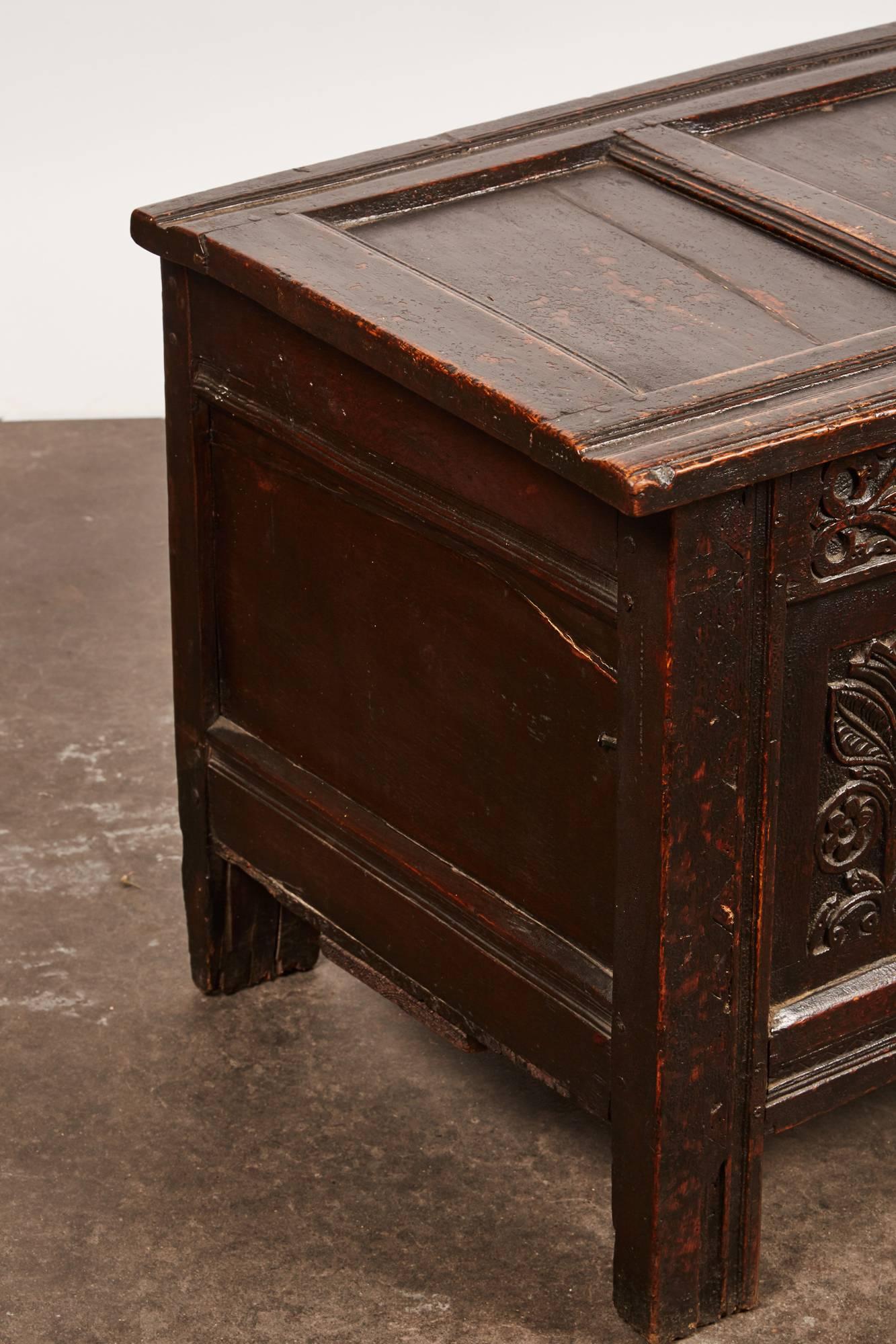Late 18th Century English Carved Oak Trunk For Sale 1