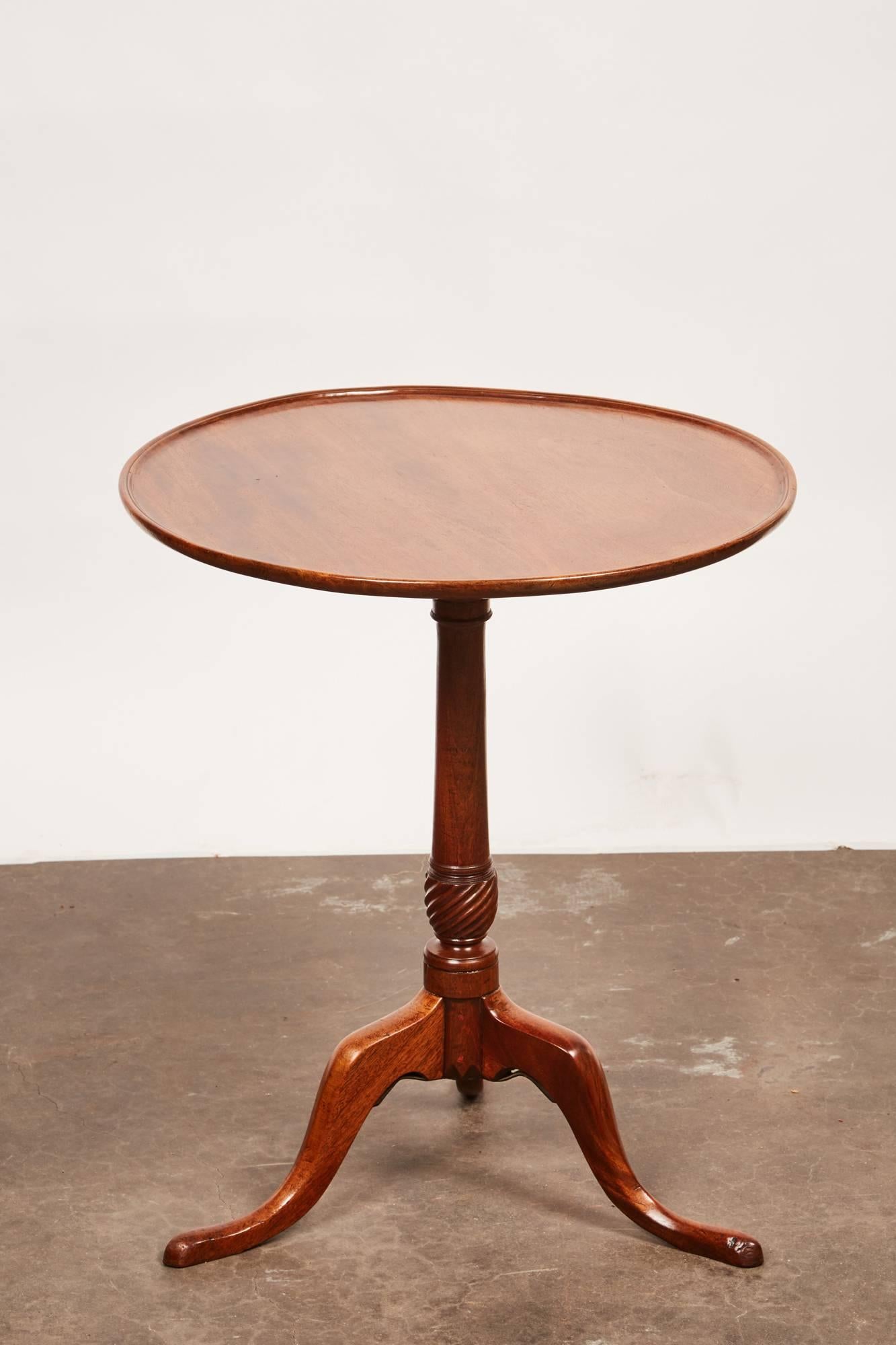 English Late 18th Century George III Mahogany Pedestal Table For Sale