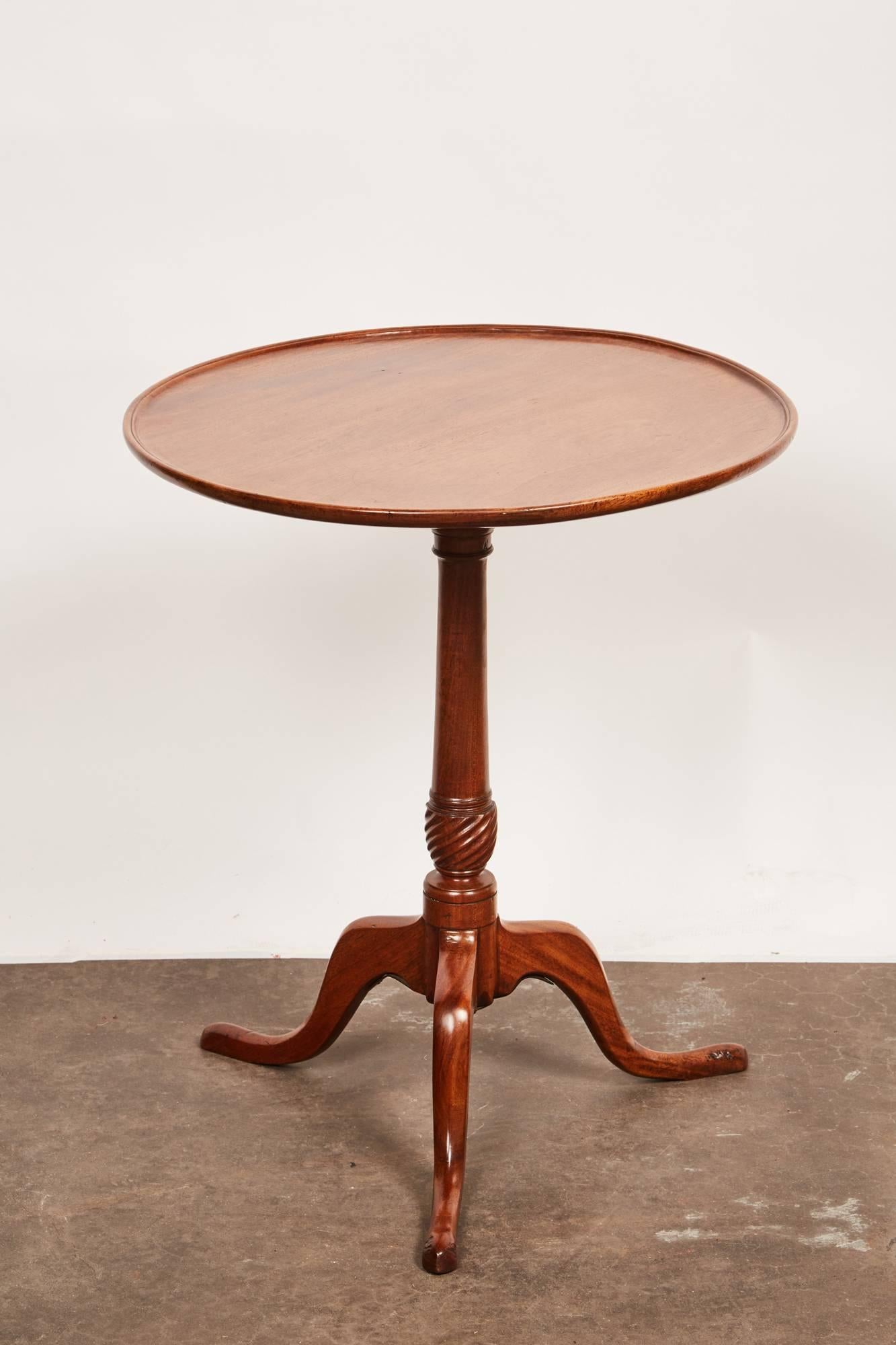Late 18th Century George III Mahogany Pedestal Table In Good Condition For Sale In Pasadena, CA