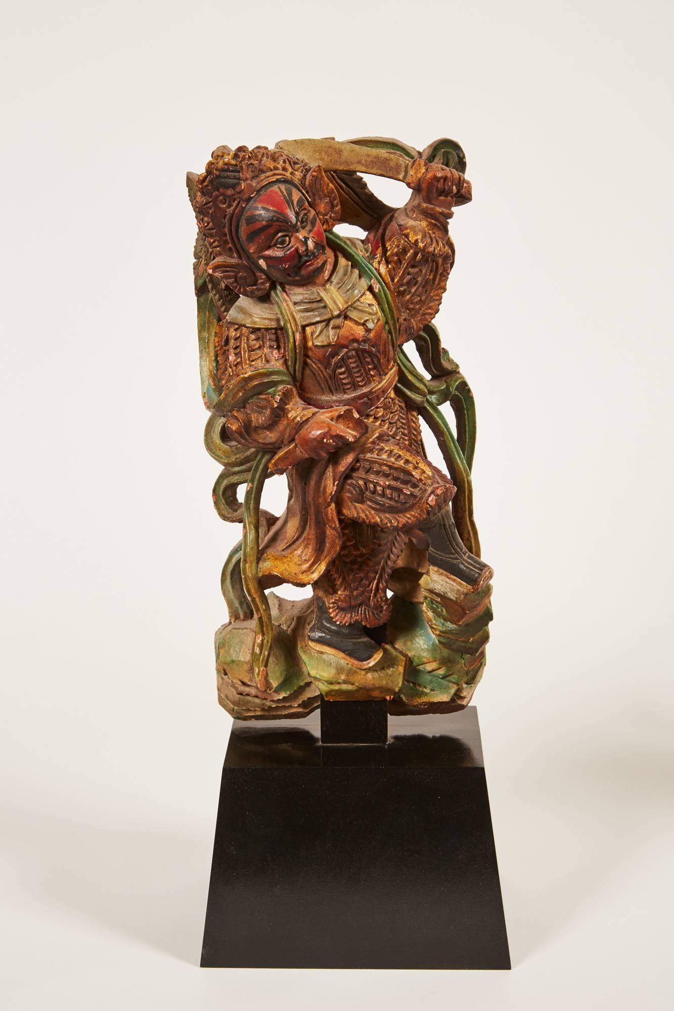 Pair of 20th Century Taiwanese Deities on Stand In Good Condition In Pasadena, CA