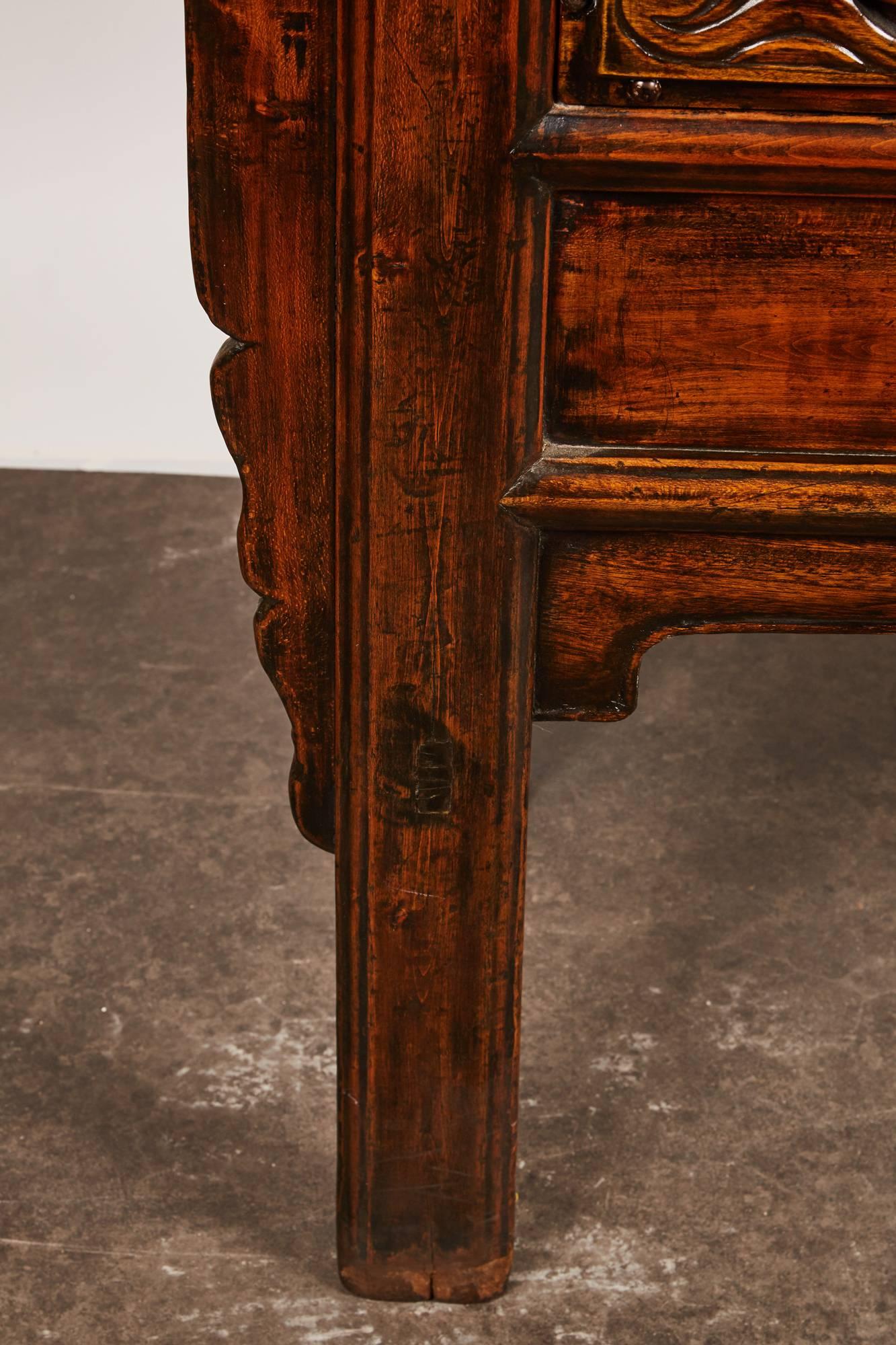 Late 18th Century Chinese Qing Elm Console Table with Drawers 5