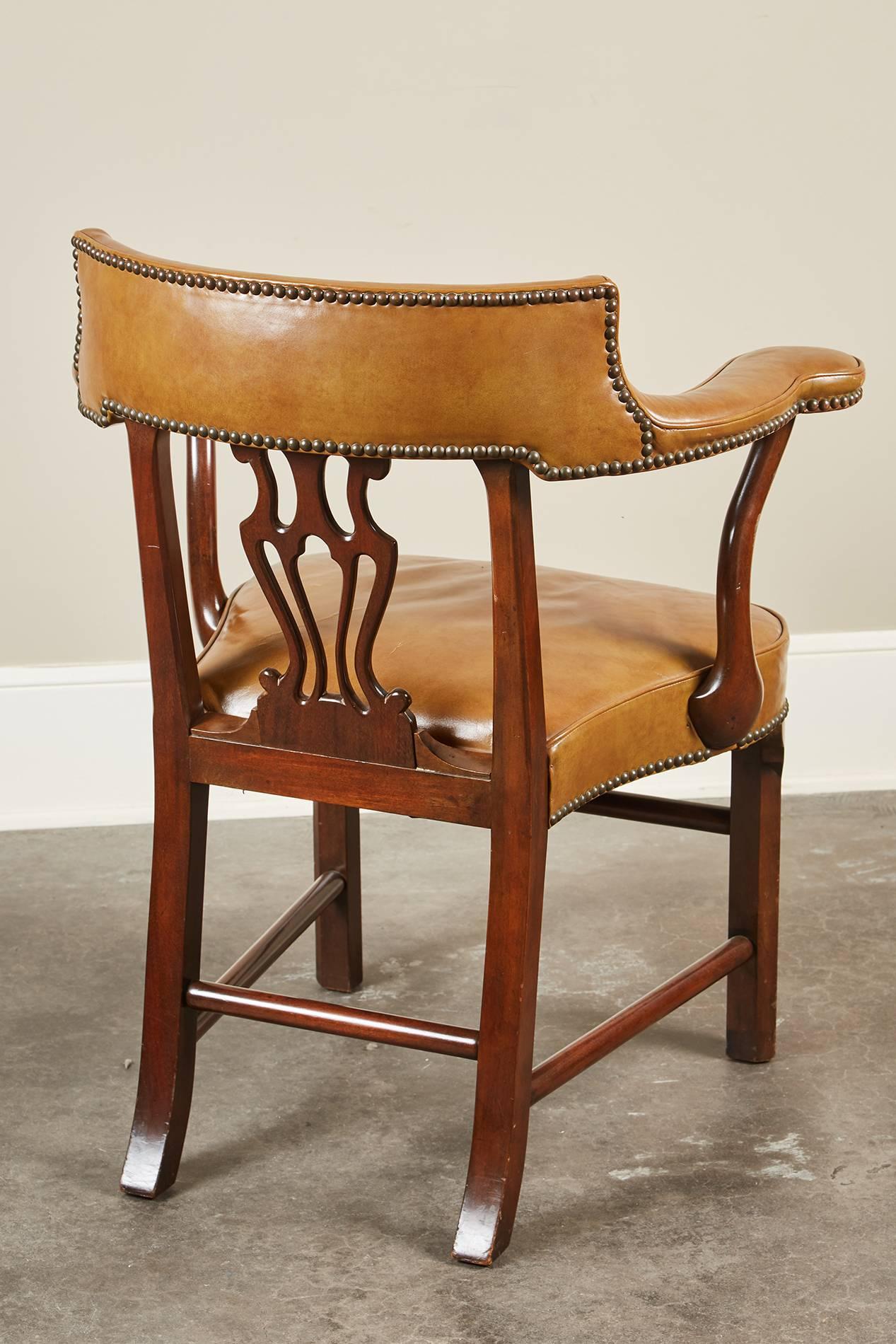 Pair of Mid-20th Century Kittinger Mahogany and Leather Armchairs 1