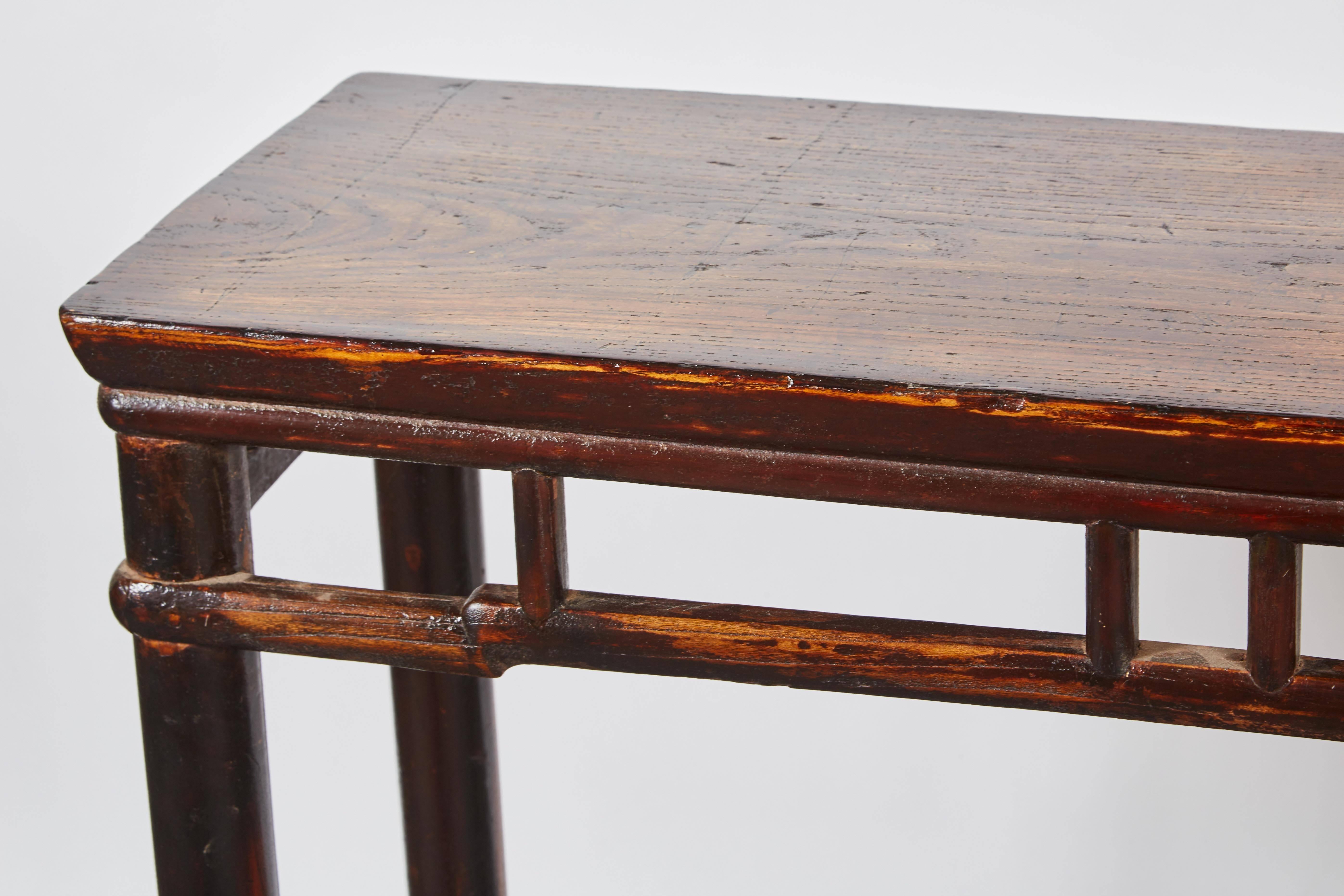 18th Century Chinese Elm Wood Mini Table In Good Condition In Pasadena, CA