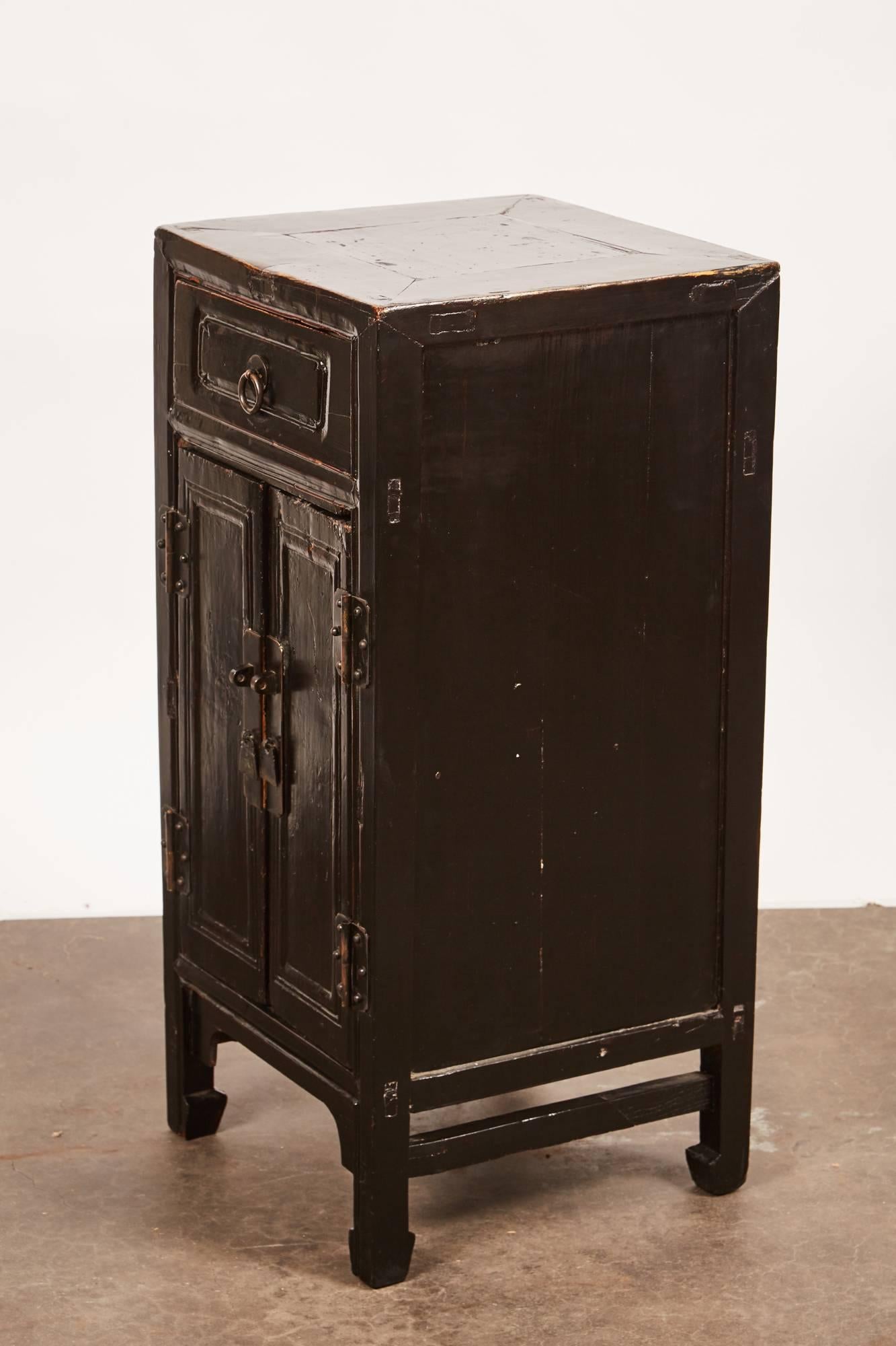 Pair of 18th Century Chinese Tall Lacquer Side Cabinet 4