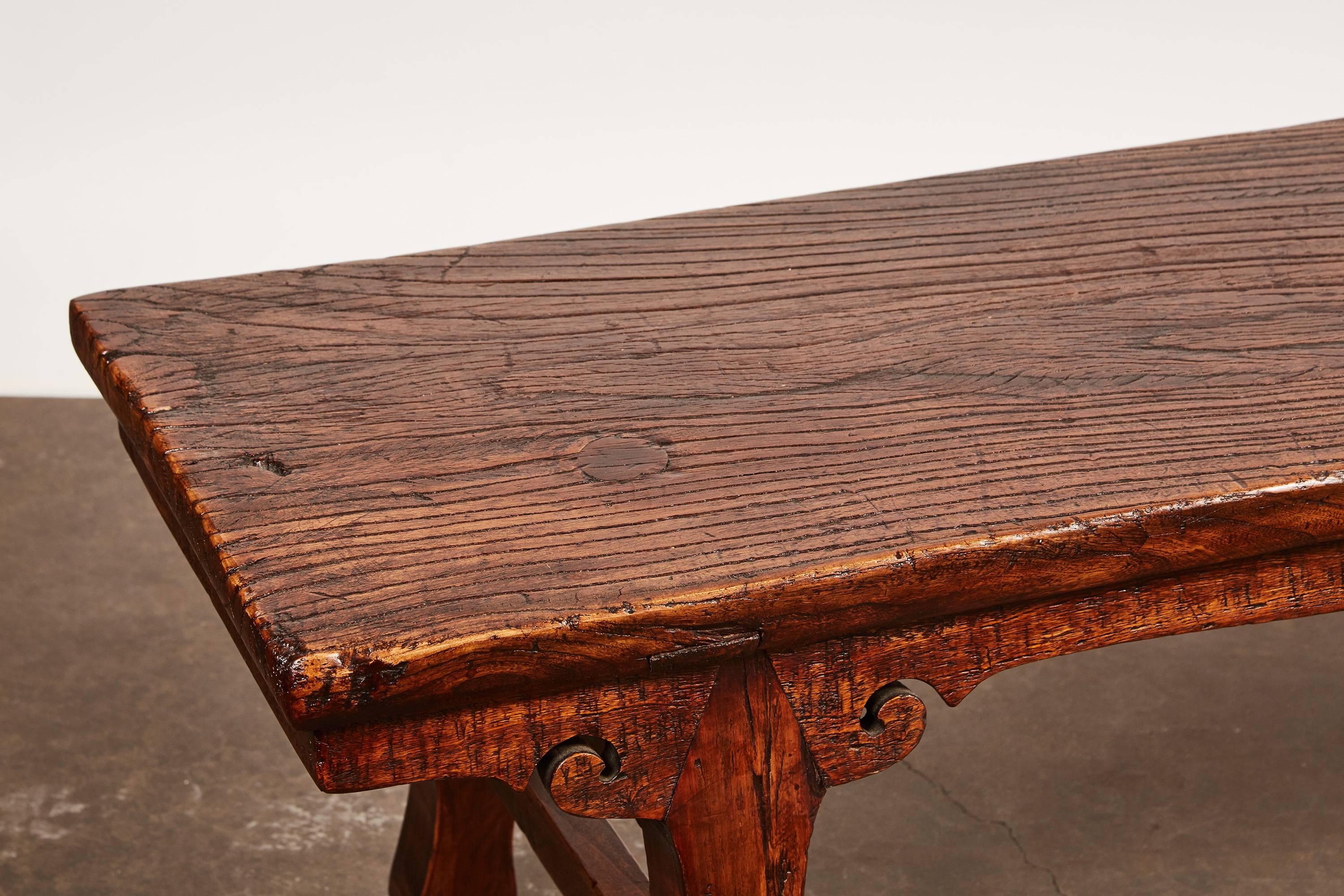 18th Century Chinese Low Sword Leg Bench or Table In Good Condition In Pasadena, CA